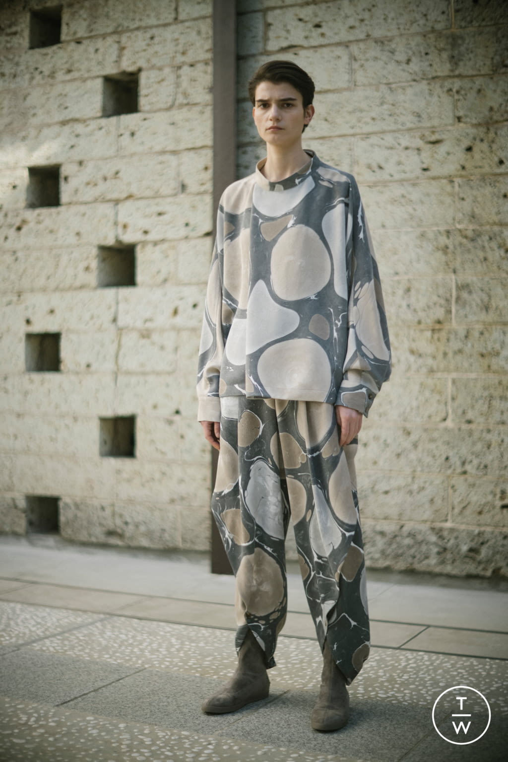 Fashion Week Paris Fall/Winter 2021 look 11 from the Issey Miyake collection womenswear