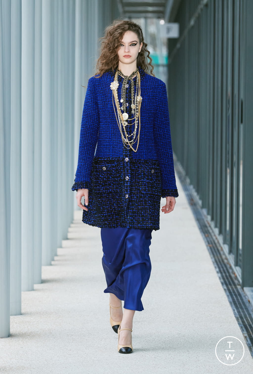 Fashion Week Paris Pre-Fall 2022 look 11 from the Chanel collection womenswear