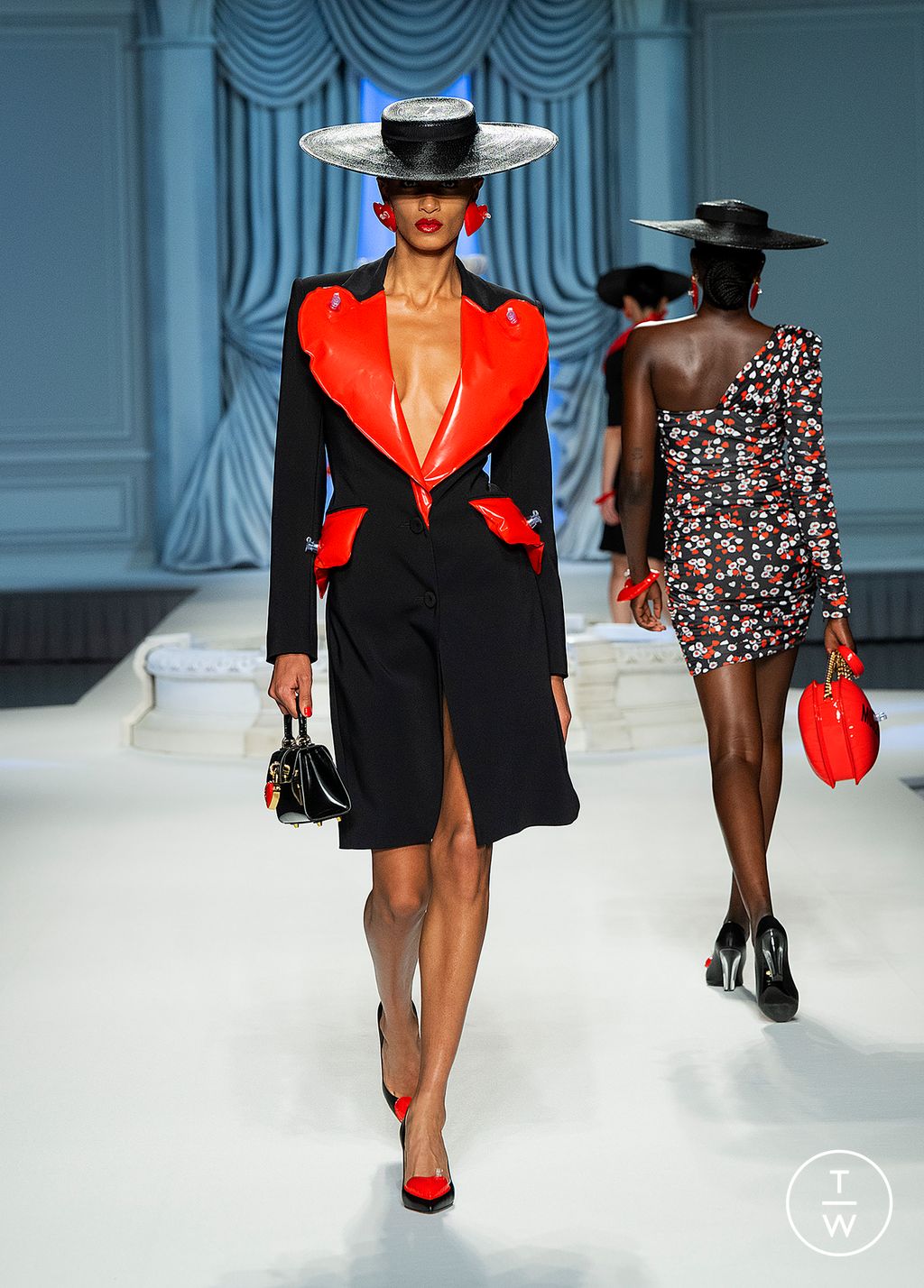 Fashion Week Milan Spring/Summer 2023 look 11 from the Moschino collection womenswear