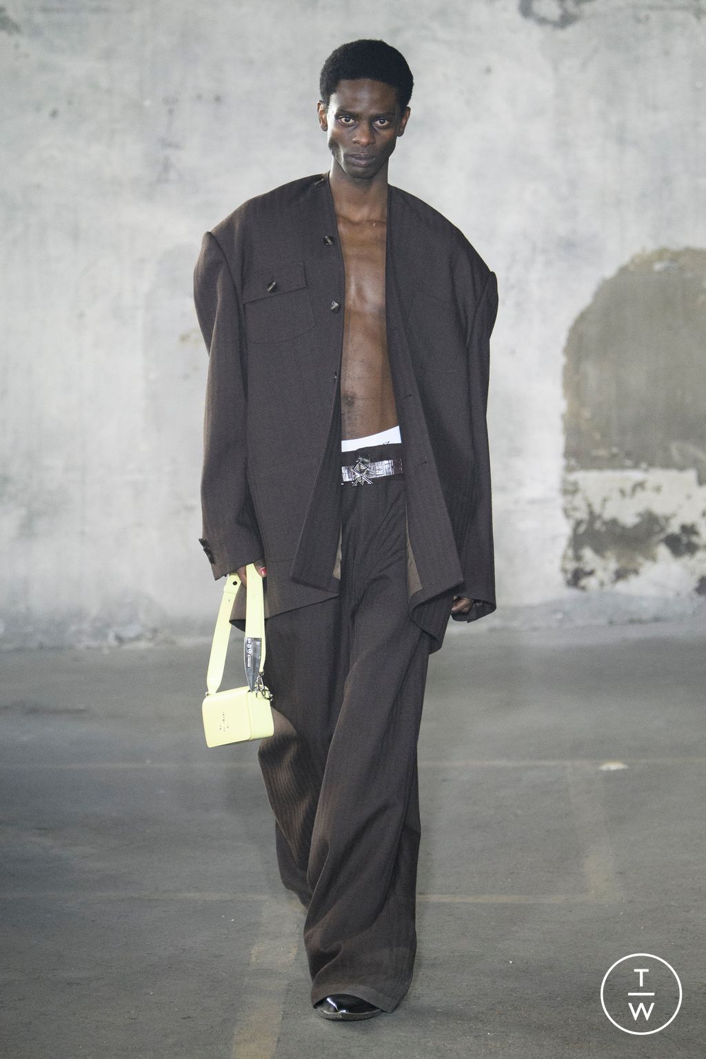 Fashion Week Paris Fall/Winter 2023 look 11 from the Sankuanz collection menswear