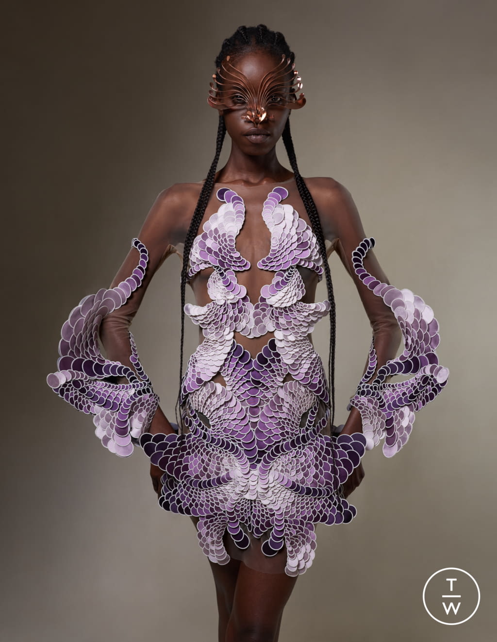 Fashion Week Paris Fall/Winter 2021 look 11 from the Iris Van Herpen collection couture