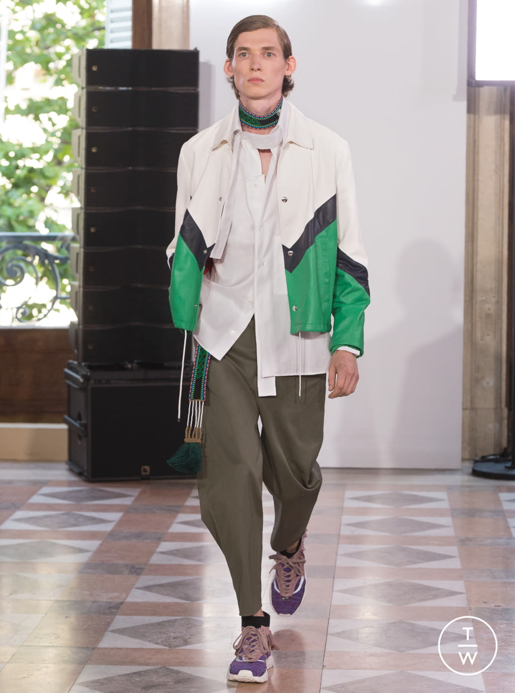 Fashion Week Paris Spring/Summer 2018 look 11 from the Valentino collection menswear