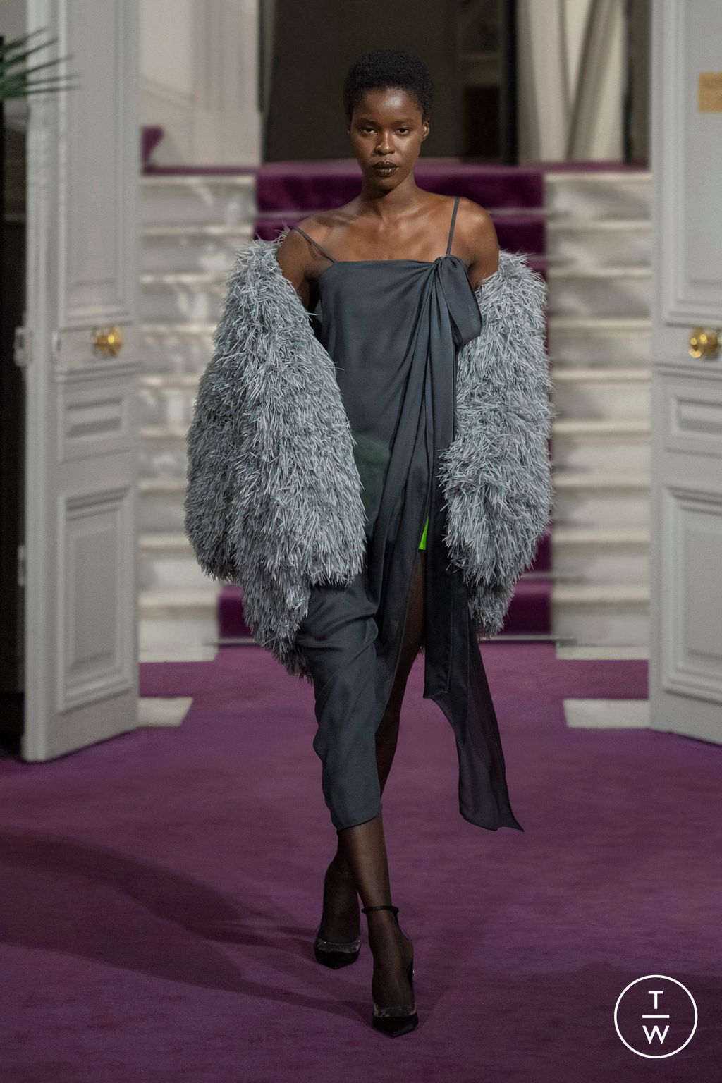 Fashion Week Paris Spring/Summer 2024 look 11 from the Valentino collection couture