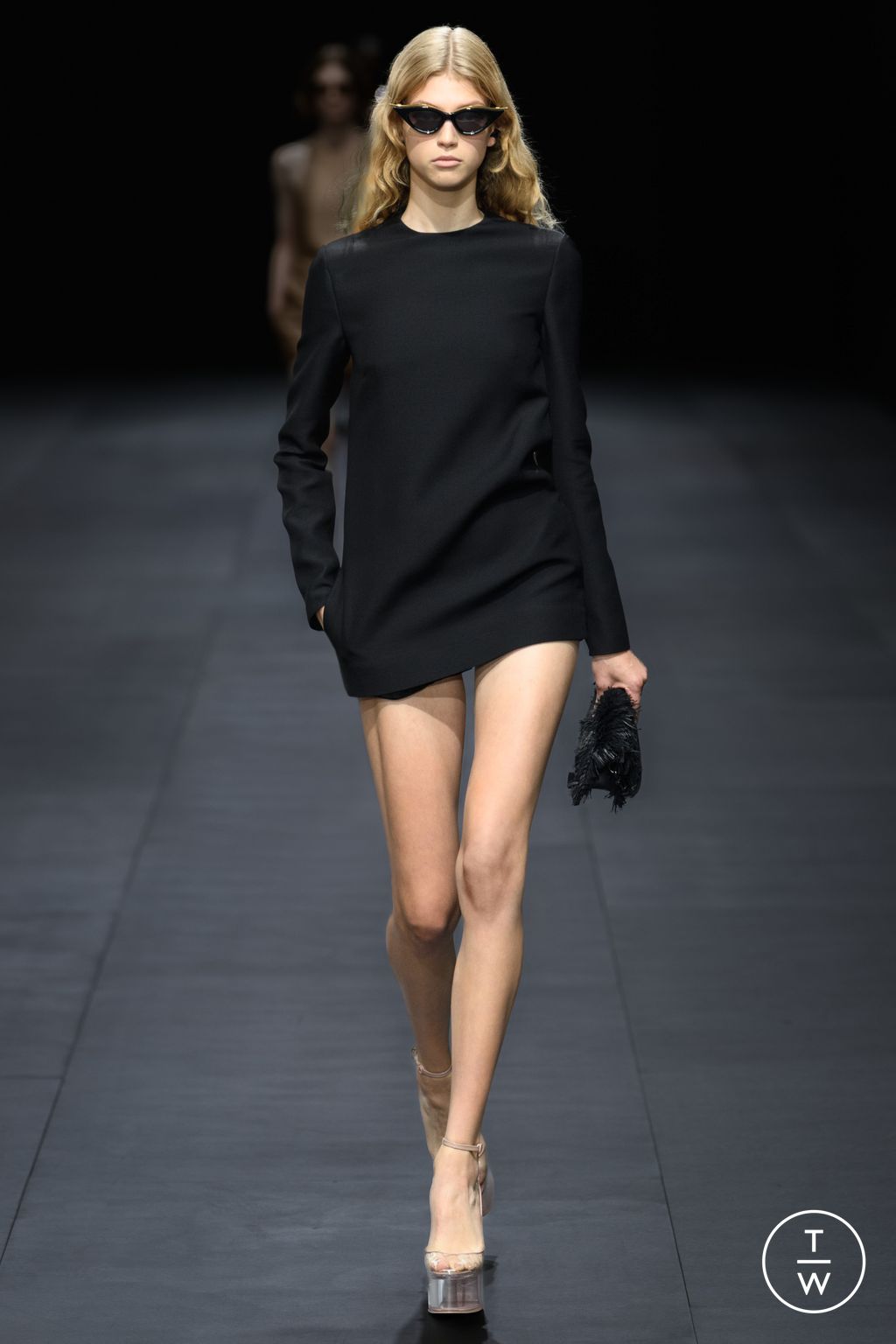 Fashion Week Paris Spring/Summer 2023 look 11 from the Valentino collection 女装