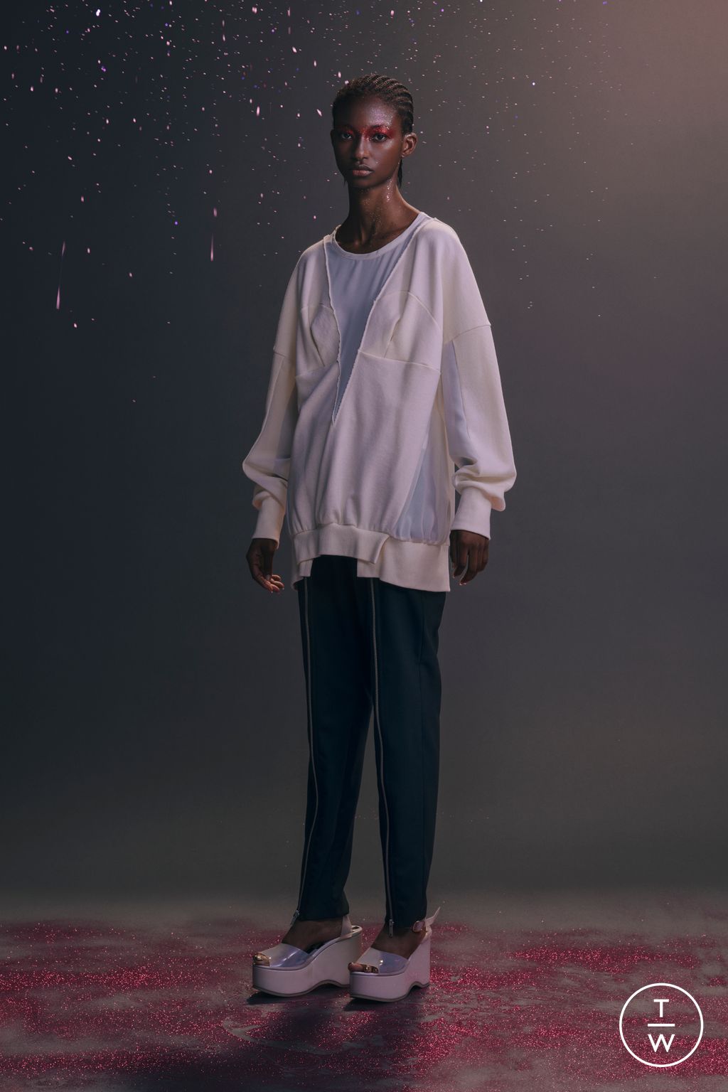 Fashion Week Paris Resort 2023 look 18 from the Undercover collection womenswear