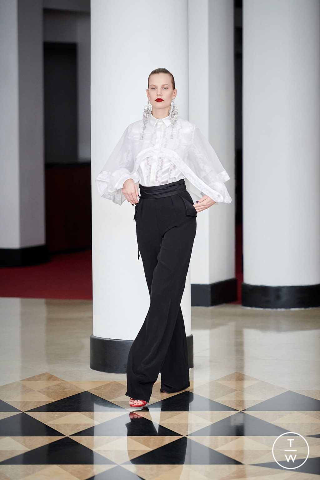 Fashion Week Paris Spring/Summer 2021 look 12 from the Alexis Mabille collection 高级定制