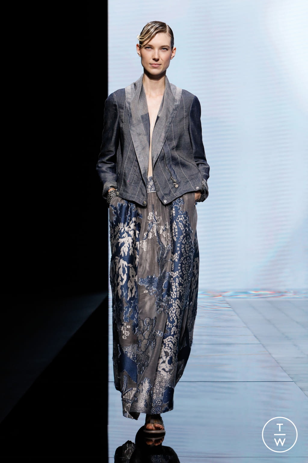 Fashion Week Milan Spring/Summer 2021 look 12 from the Giorgio Armani collection 女装