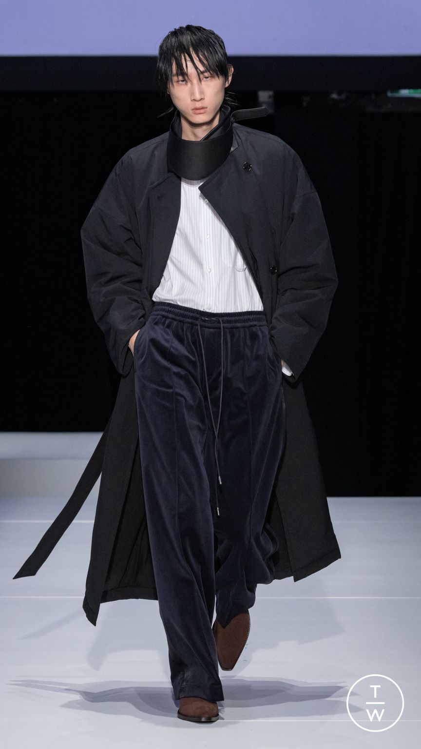 Fashion Week Paris Fall/Winter 2024 look 12 from the System Studios collection 男装