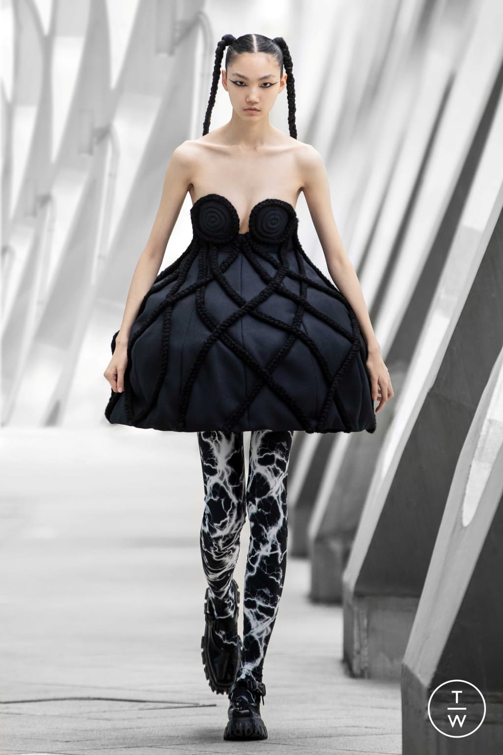 Fashion Week Milan Fall/Winter 2021 look 12 de la collection Annakiki womenswear