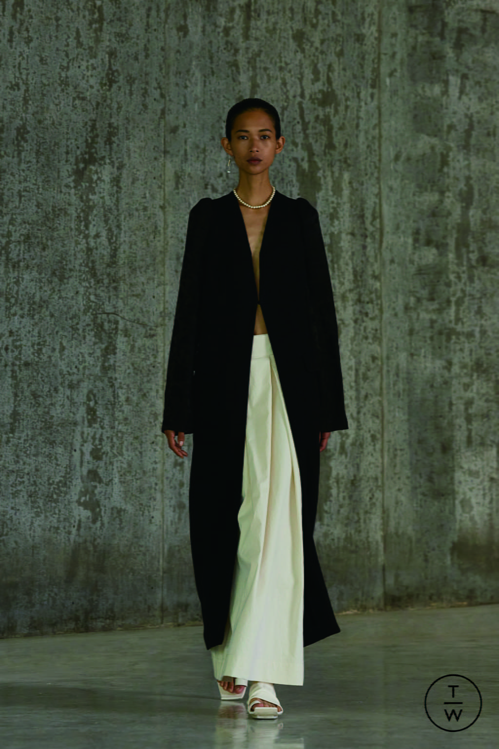 Fashion Week Paris Spring/Summer 2022 look 12 de la collection Uma Wang womenswear