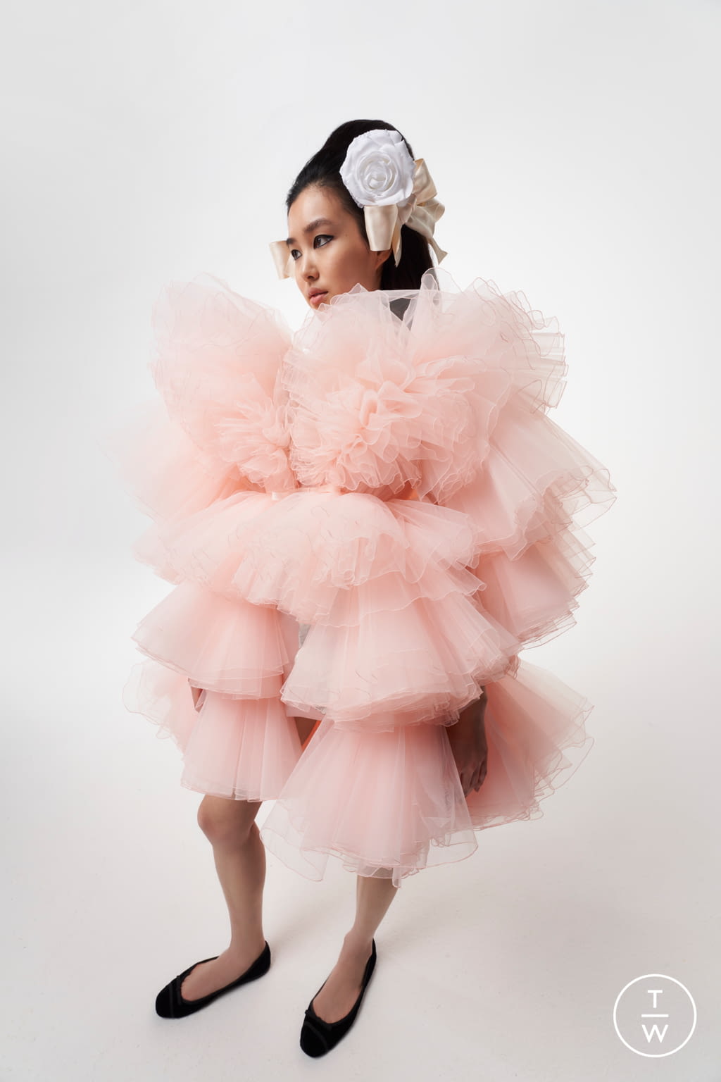 Fashion Week Paris Spring/Summer 2021 look 12 from the Giambattista Valli collection couture