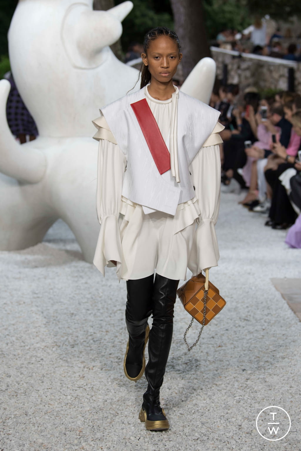 Fashion Week Paris Resort 2019 look 12 de la collection Louis Vuitton womenswear