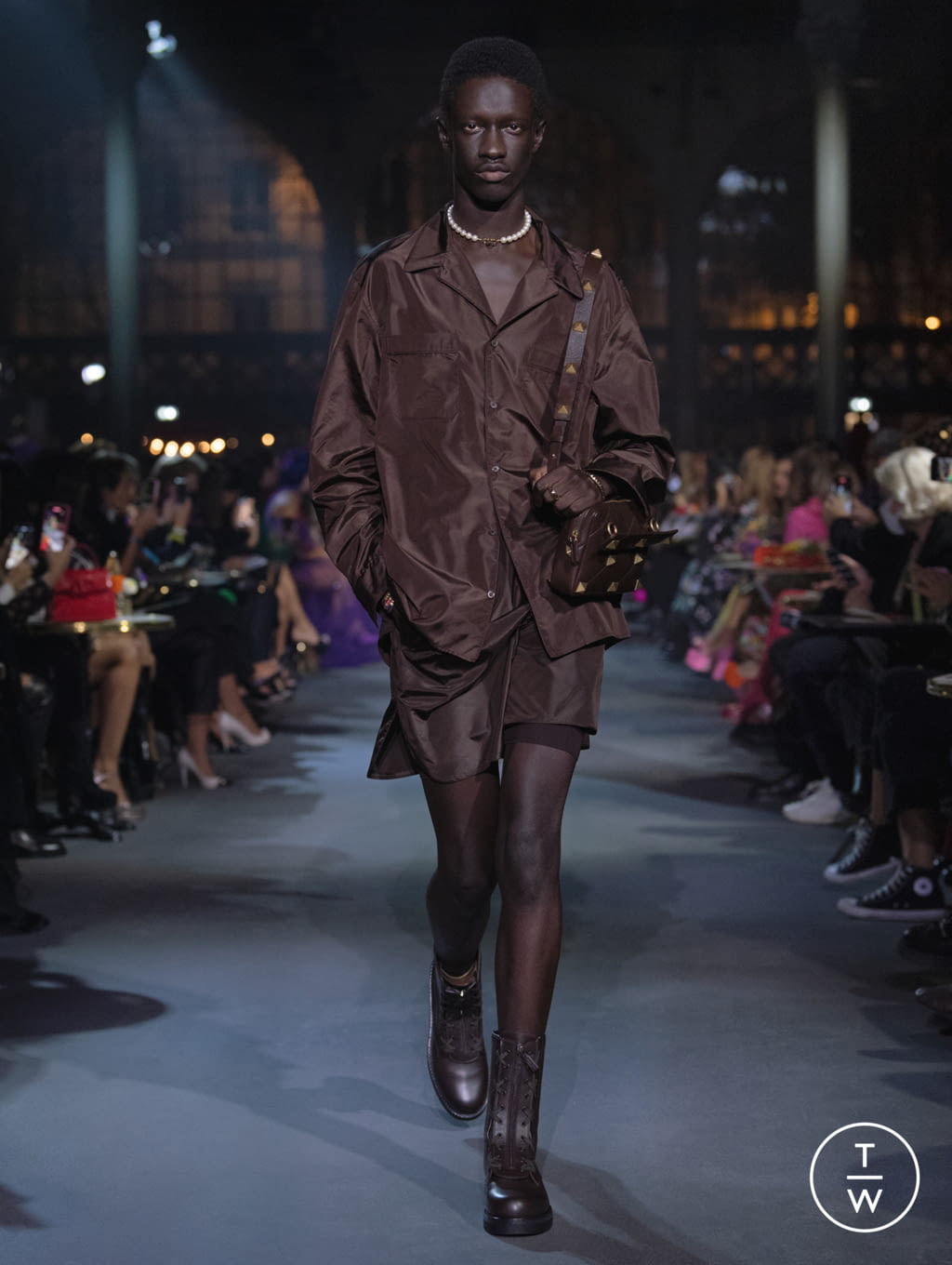 Fashion Week Paris Spring/Summer 2022 look 12 from the Valentino collection womenswear