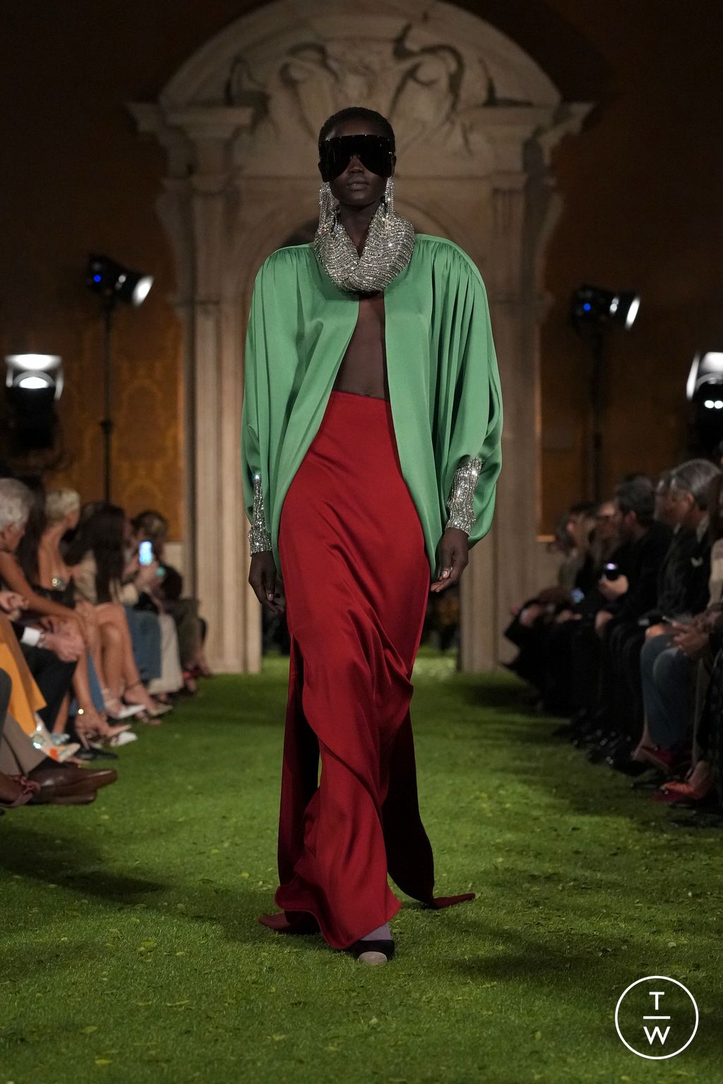 Fashion Week Paris Fall/Winter 2026 look 12 from the Valentino collection womenswear