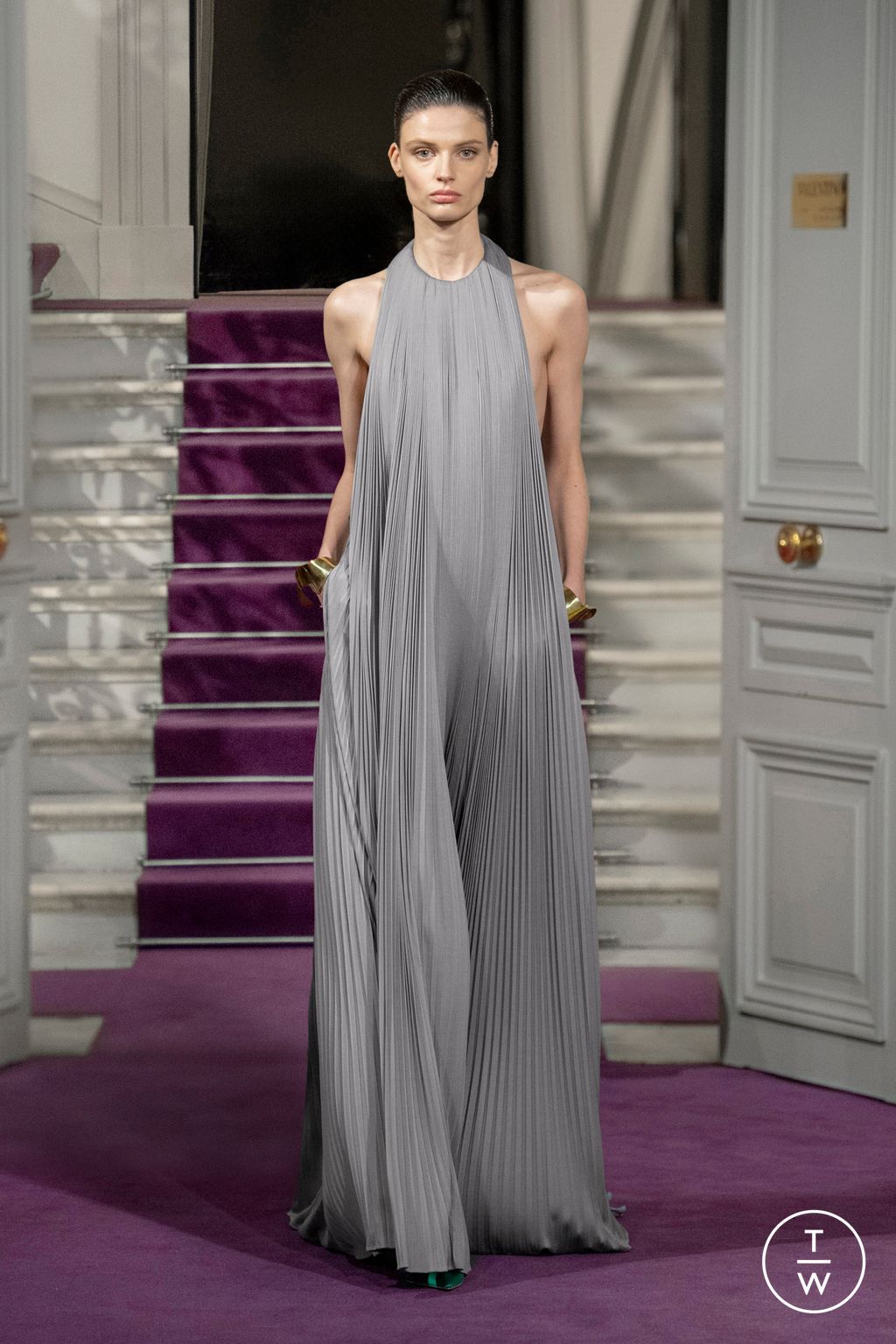 Fashion Week Paris Spring/Summer 2024 look 12 from the Valentino collection couture
