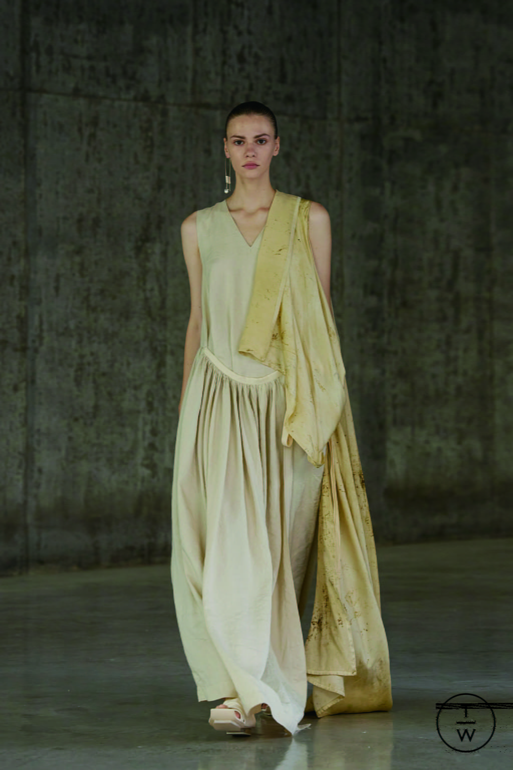 Fashion Week Paris Spring/Summer 2022 look 13 from the Uma Wang collection womenswear