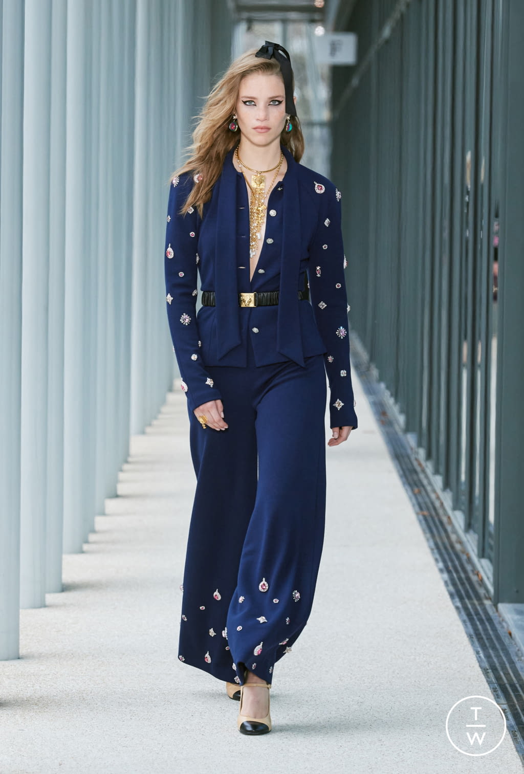 Fashion Week Paris Pre-Fall 2022 look 13 from the Chanel collection womenswear