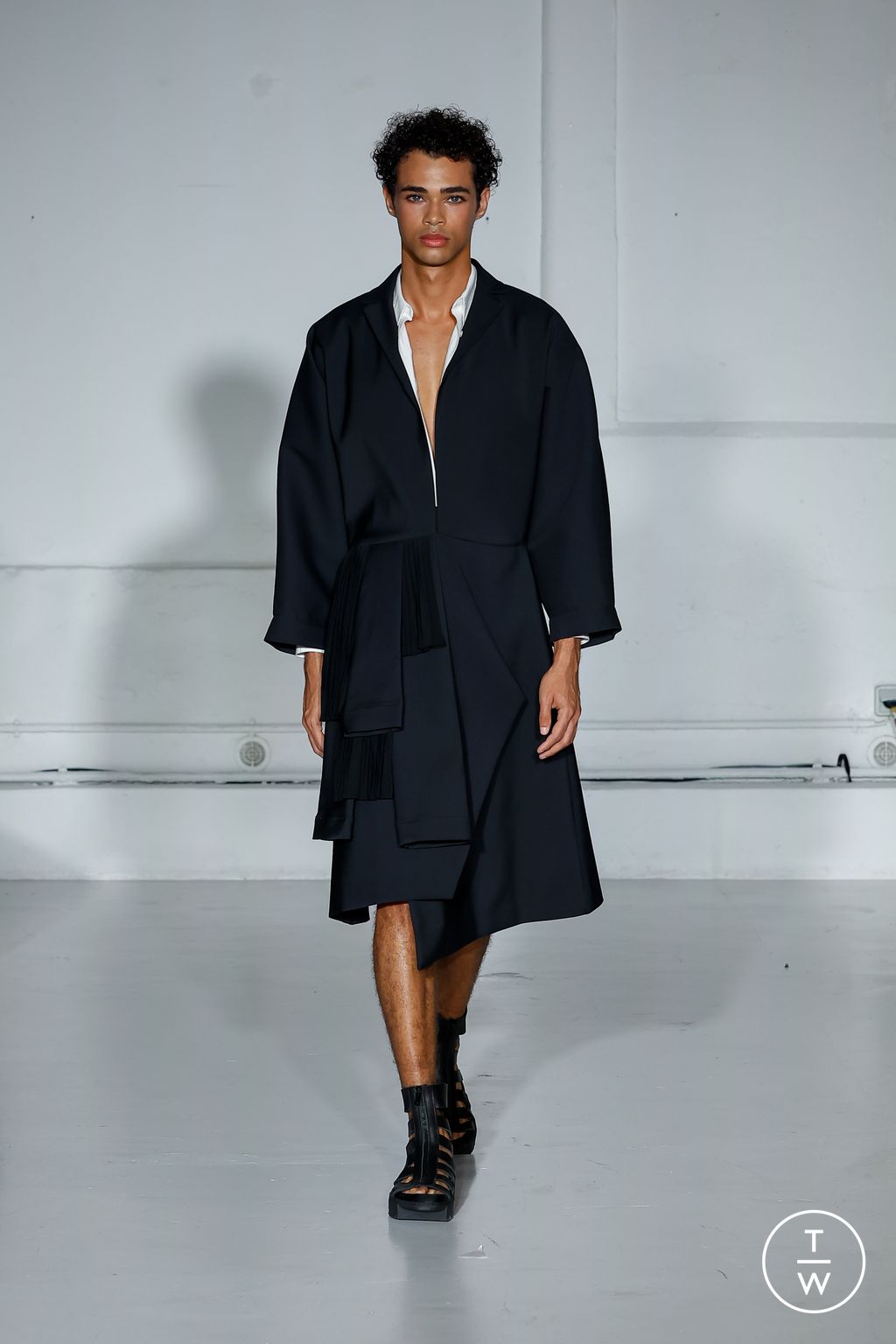 Fashion Week Paris Spring/Summer 2024 look 13 de la collection Mossi womenswear