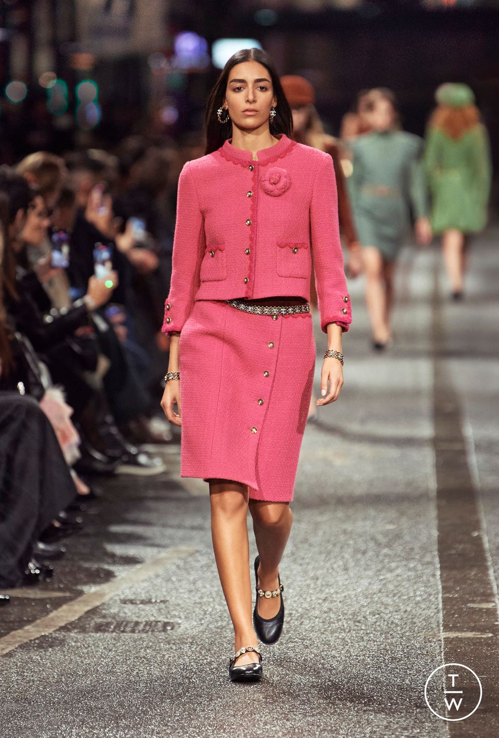 Fashion Week Paris Pre-Fall 2024 look 13 de la collection Chanel womenswear