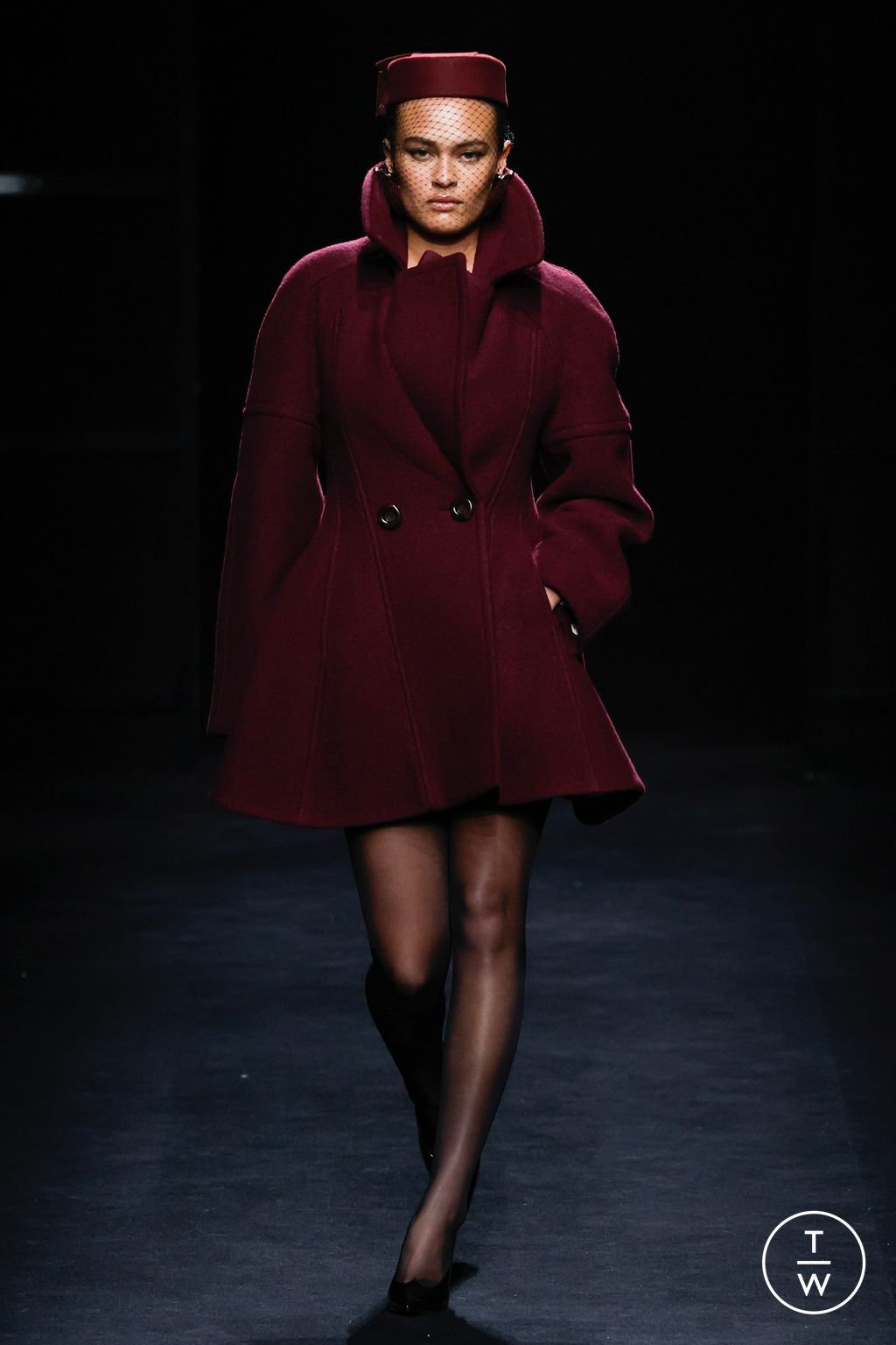 Fashion Week Paris Fall/Winter 2024 look 13 from the Nina Ricci collection 女装