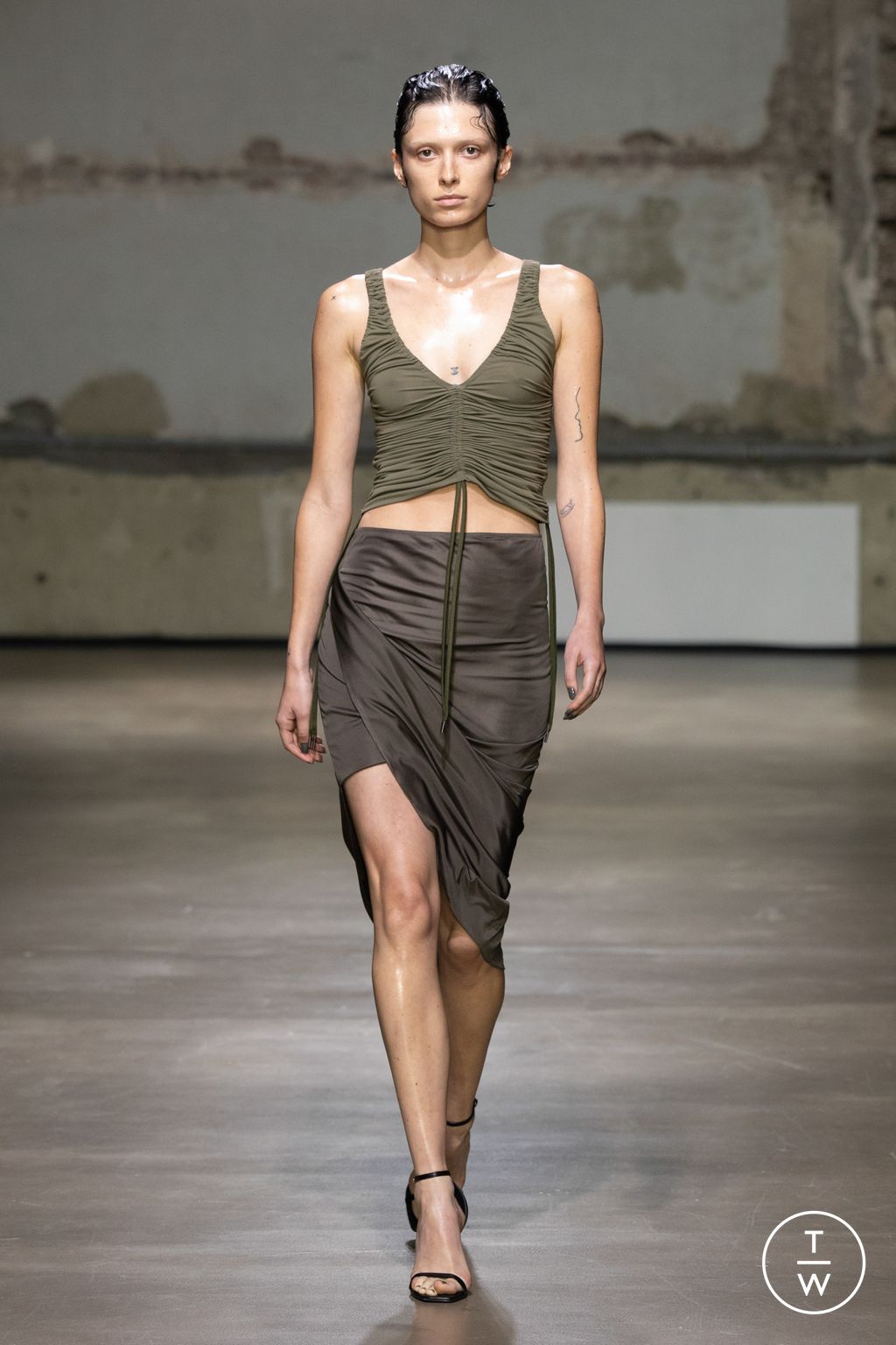 Fashion Week Paris Spring/Summer 2023 look 13 from the Atlein collection 女装