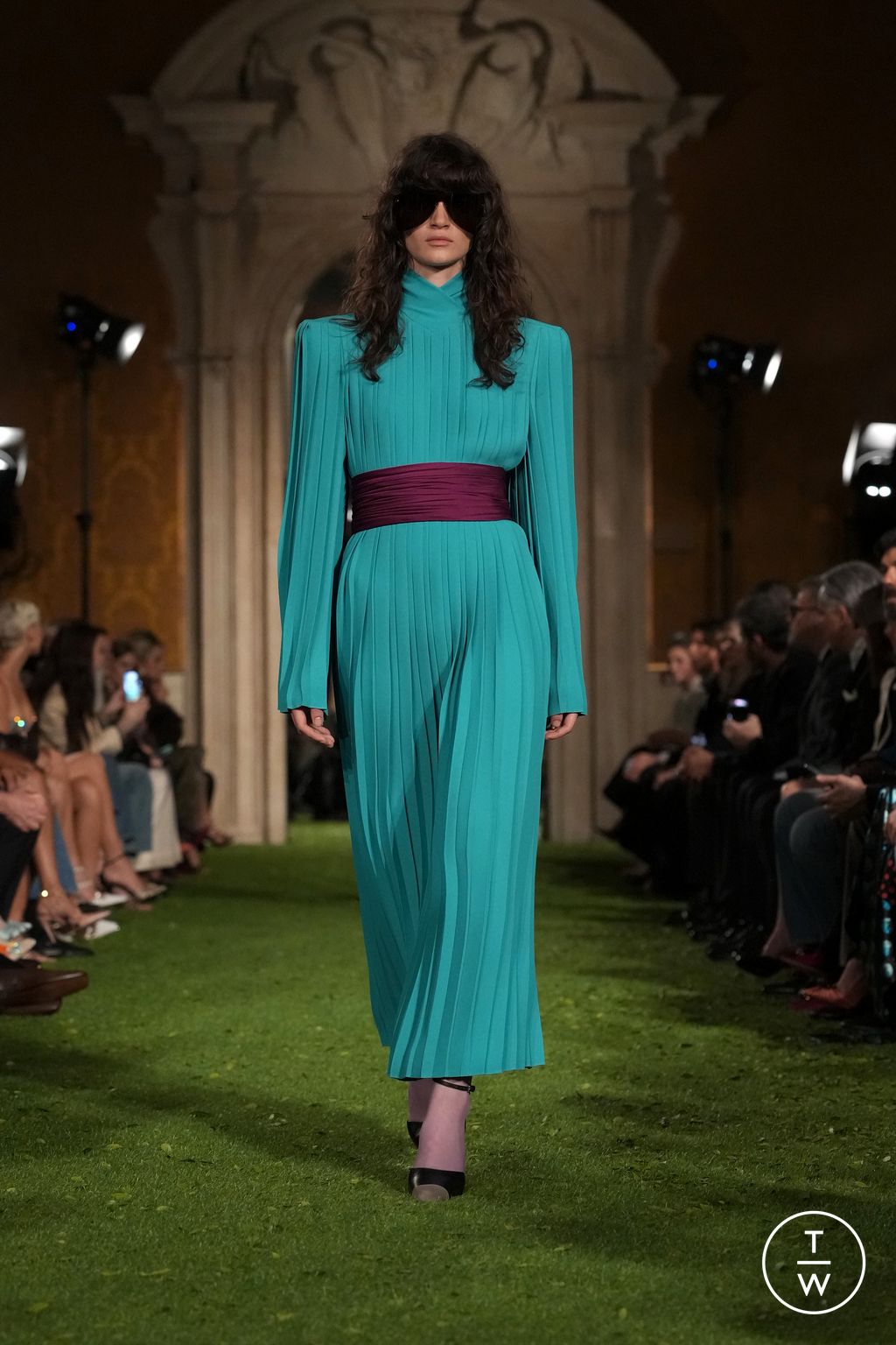 Fashion Week Paris Fall/Winter 2026 look 13 from the Valentino collection womenswear
