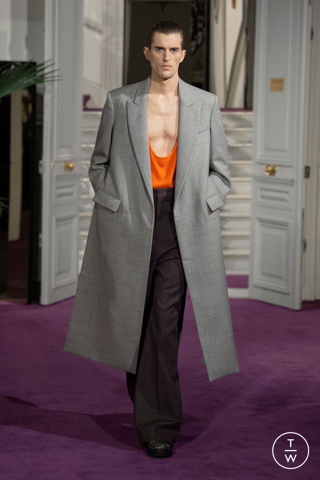 Fashion Week Paris Spring/Summer 2024 look 13 from the Valentino collection couture