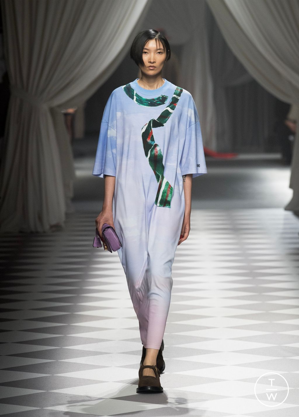 Fashion Week Milan Fall/Winter 2024 look 14 de la collection Moschino womenswear