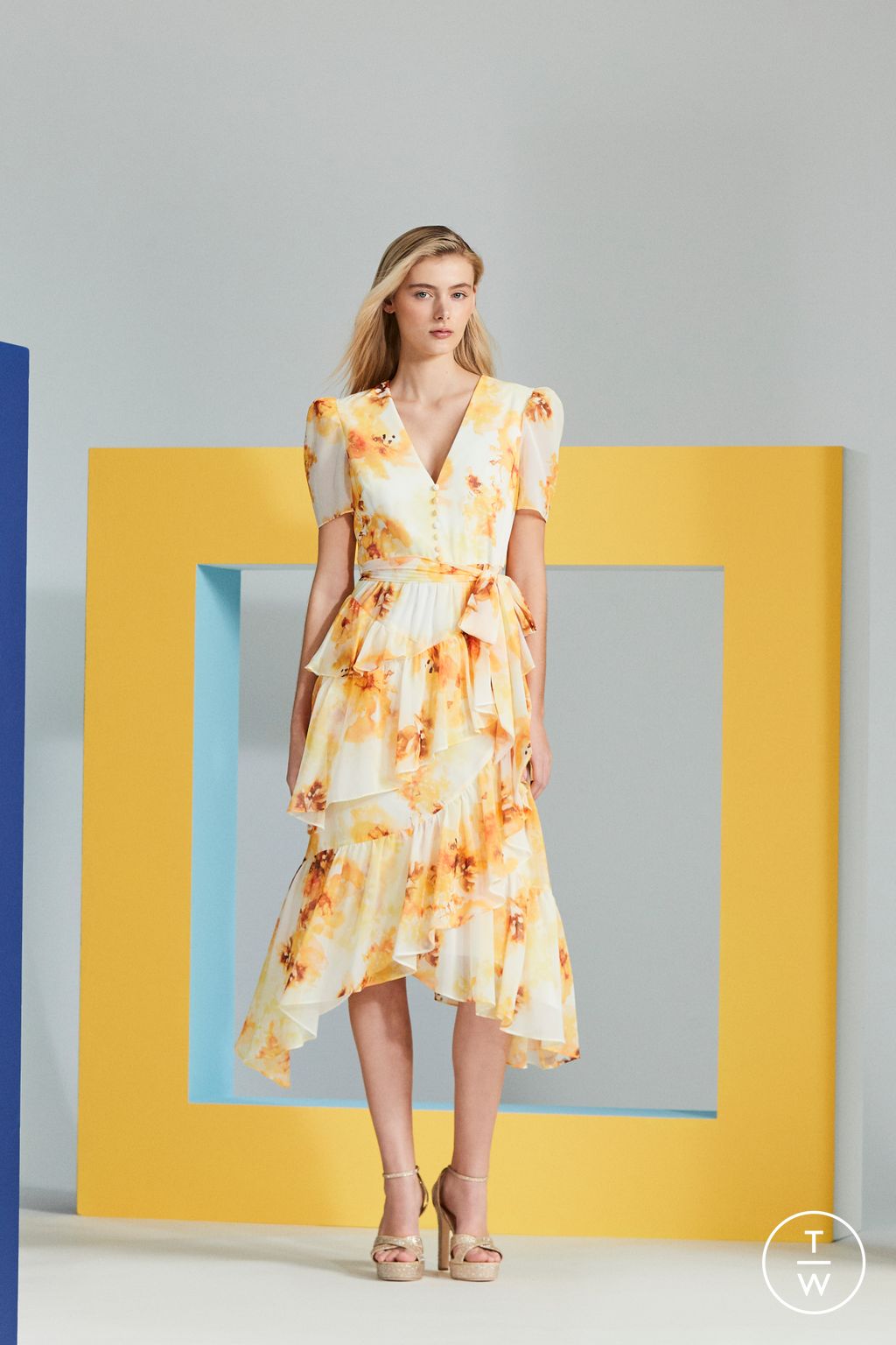 Fashion Week New York Pre-Fall 2023 look 14 de la collection Badgley Mischka womenswear