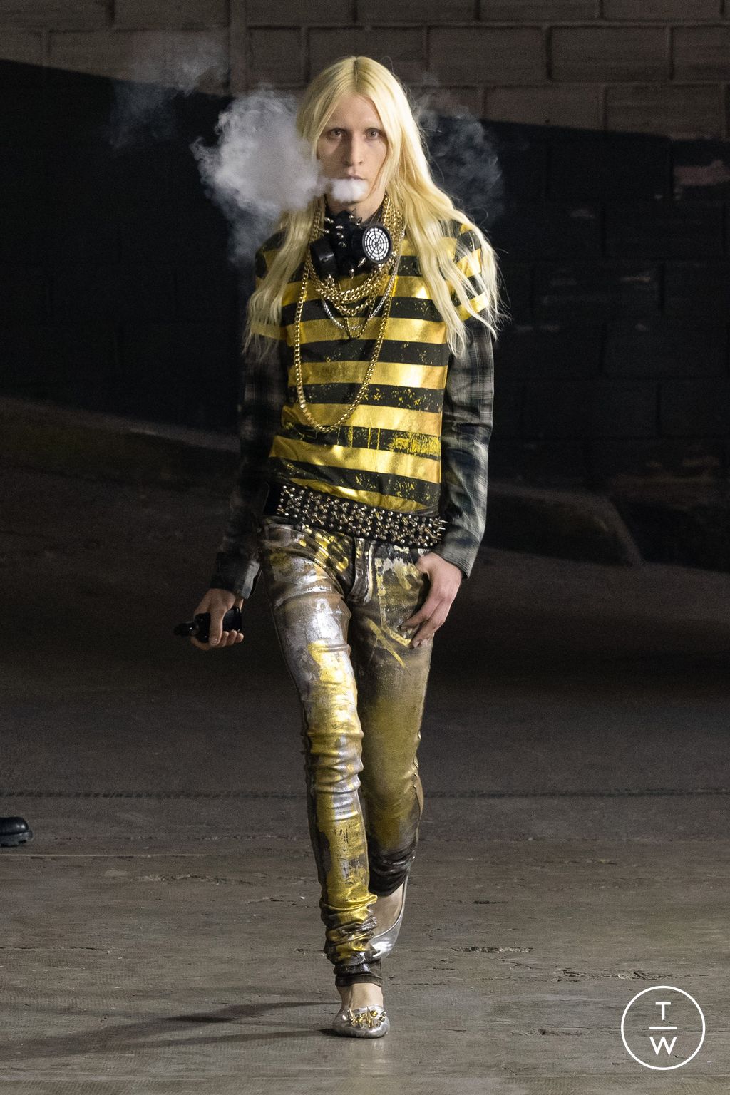 Fashion Week Paris Fall/Winter 2024 look 14 from the Racer collection 男装