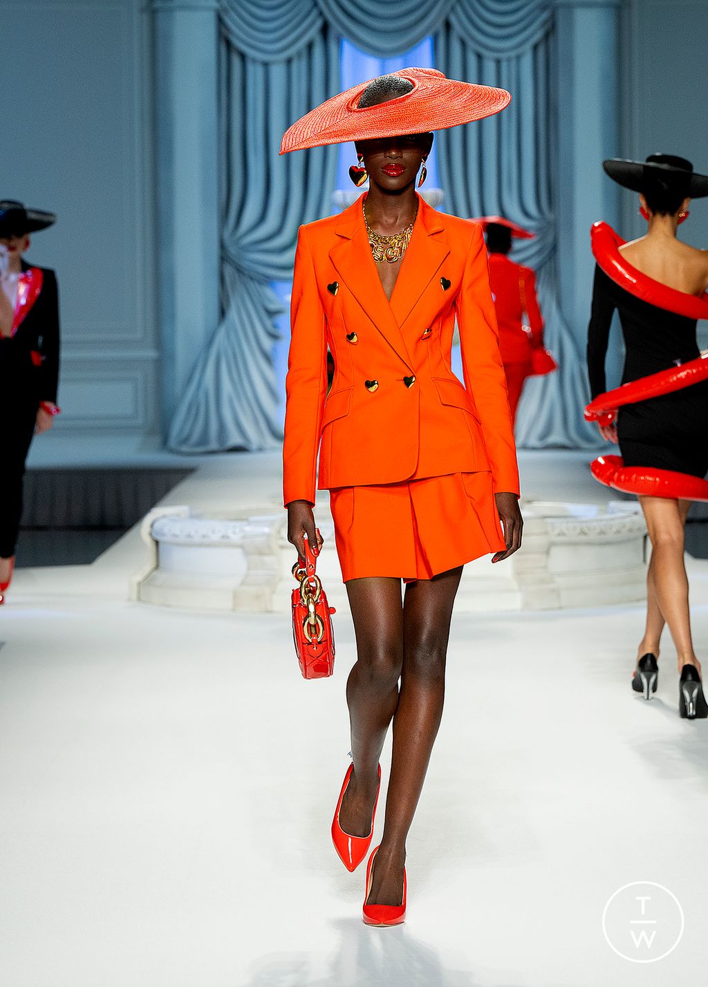 Fashion Week Milan Spring/Summer 2023 look 14 from the Moschino collection 女装