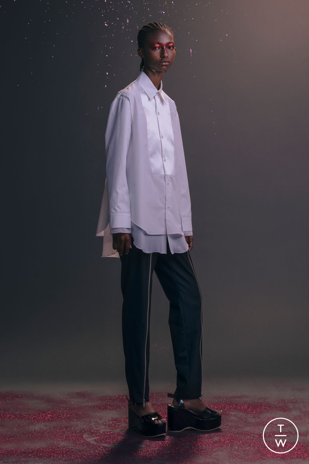 Fashion Week Paris Resort 2023 look 20 from the Undercover collection womenswear