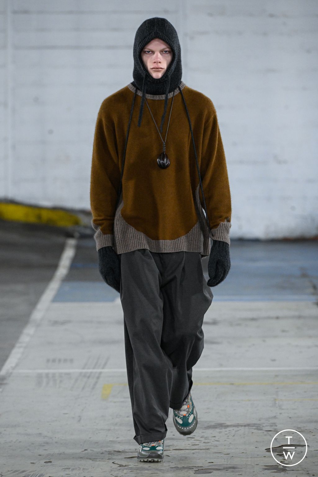 Fashion Week Paris Fall/Winter 2026 look 14 from the White Mountaineering collection menswear