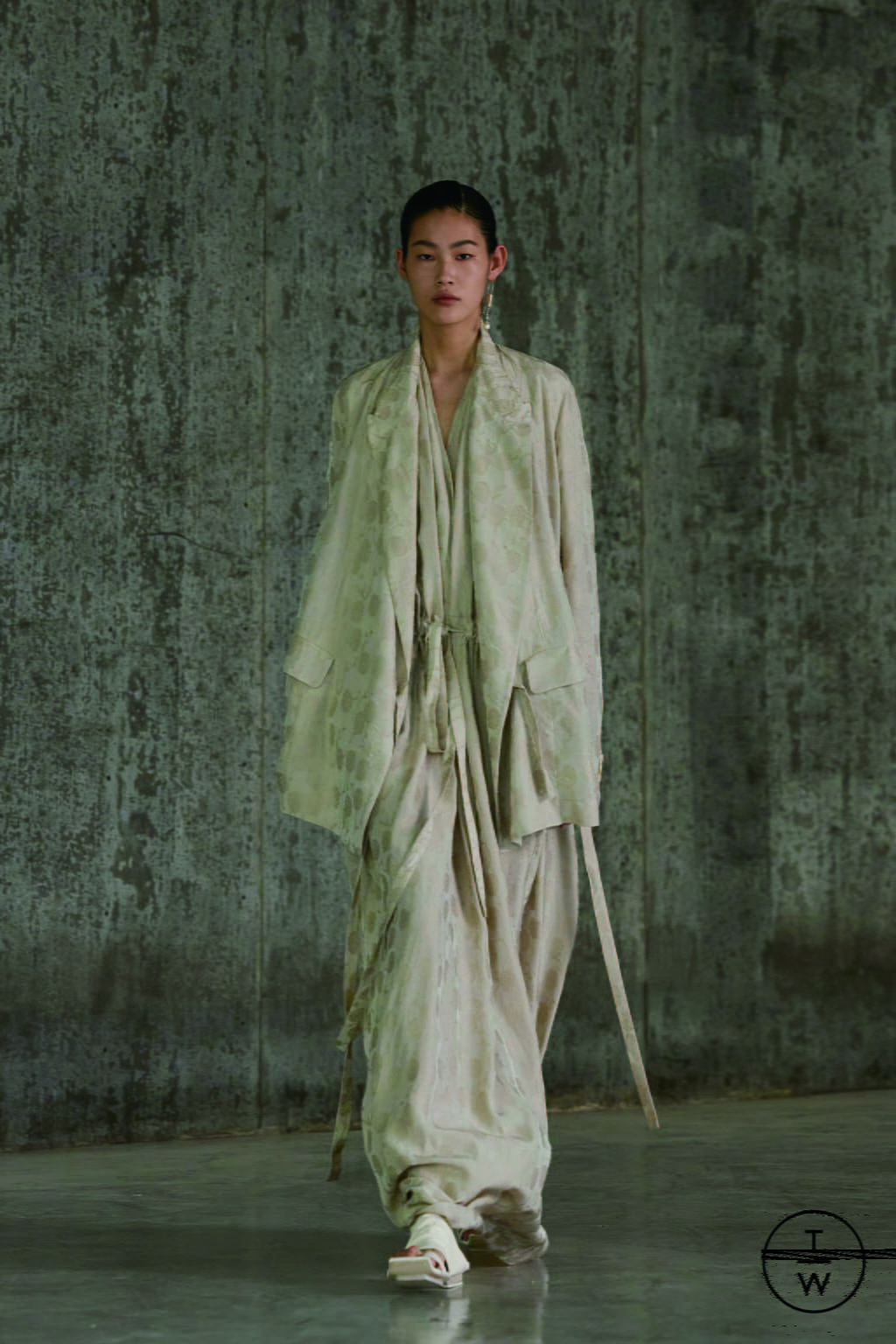 Fashion Week Paris Spring/Summer 2022 look 14 from the Uma Wang collection 女装