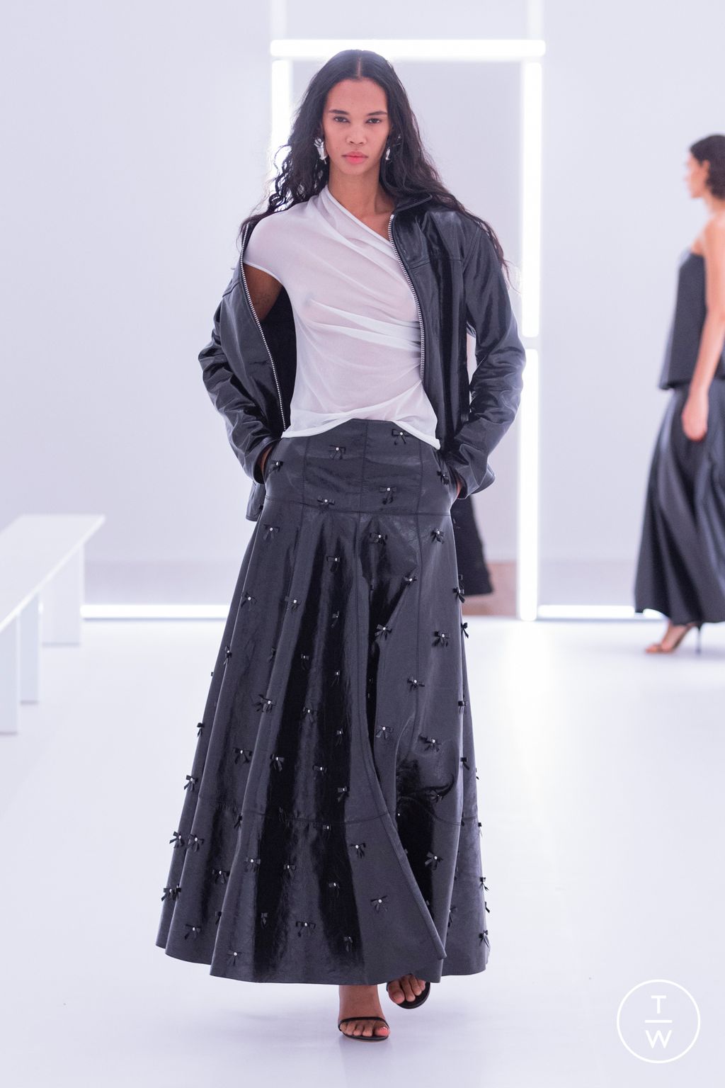Fashion Week New York Spring/Summer 2024 look 14 from the Brandon Maxwell collection 女装