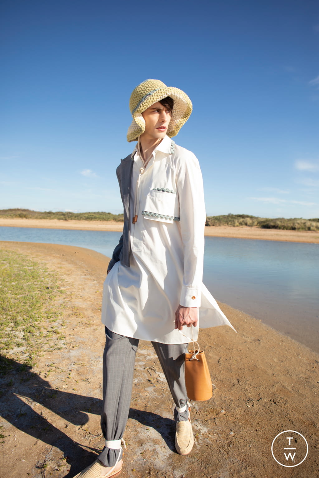 Fashion Week Paris Spring/Summer 2022 look 14 from the Valette Studio collection menswear