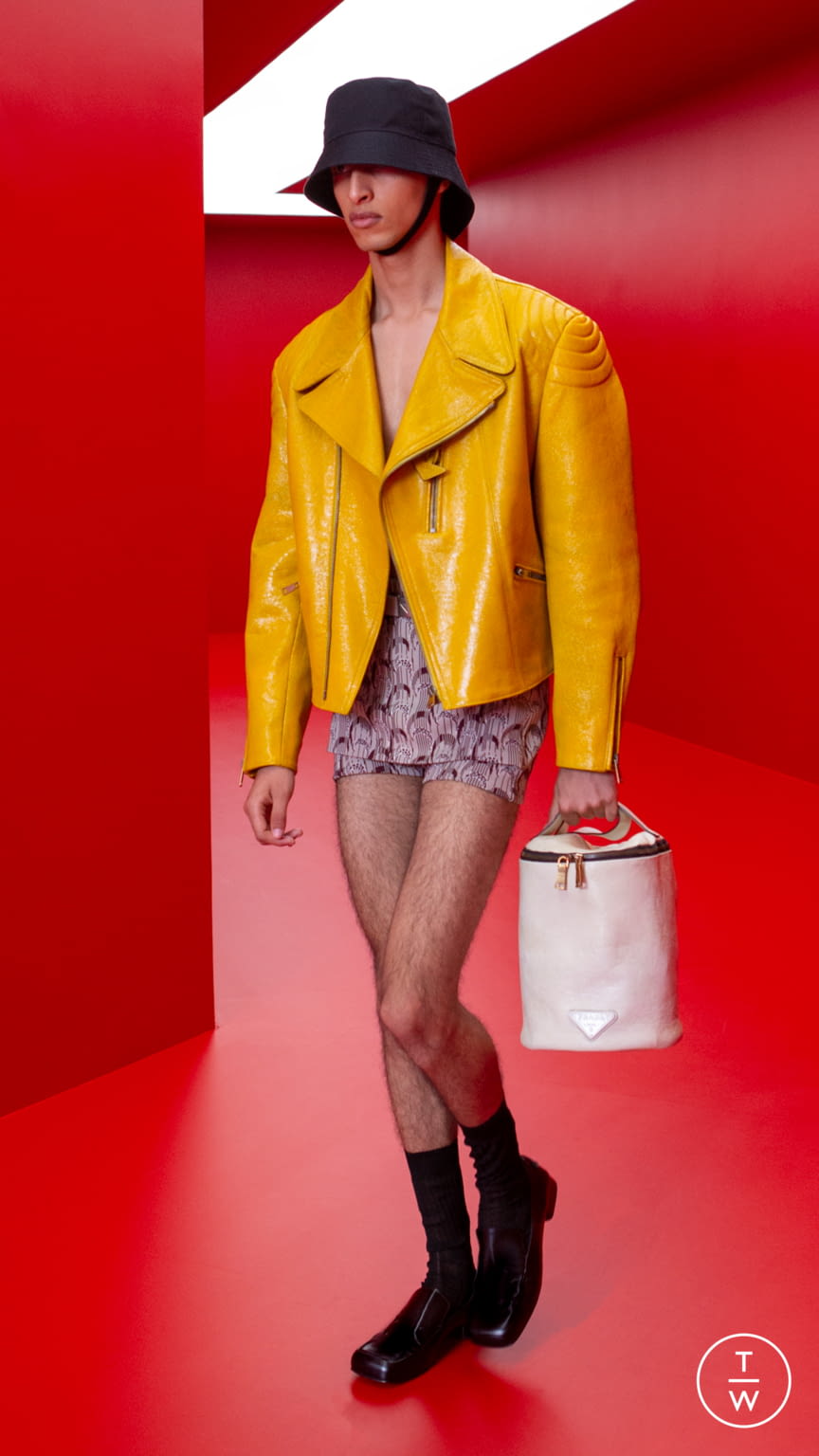 Fashion Week Milan Spring/Summer 2022 look 14 from the Prada collection menswear