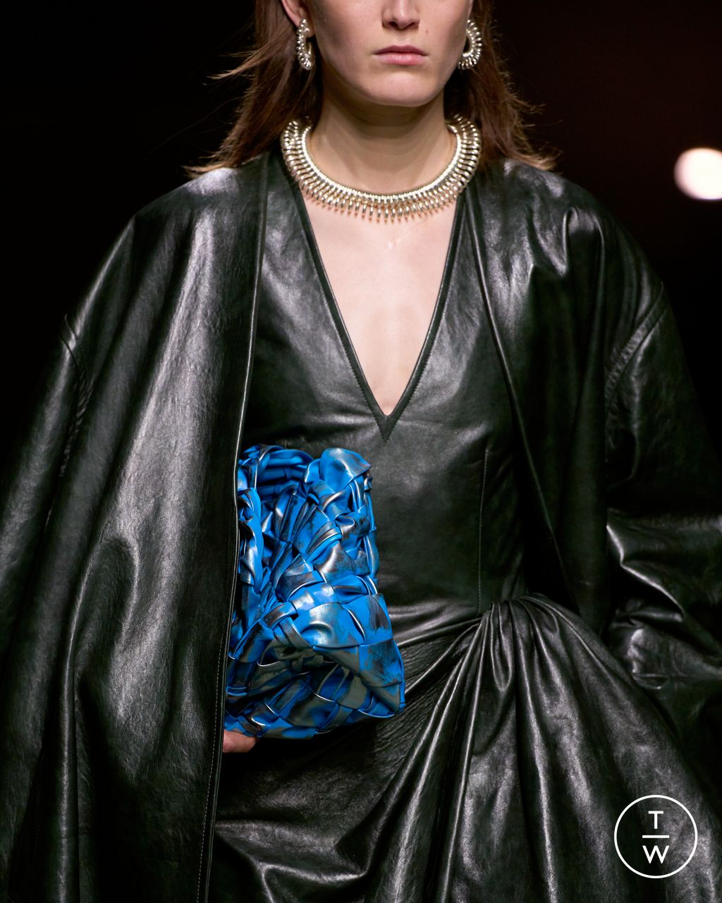 Fashion Week Milan Fall/Winter 2023 look 27 from the Bottega Veneta collection womenswear accessories