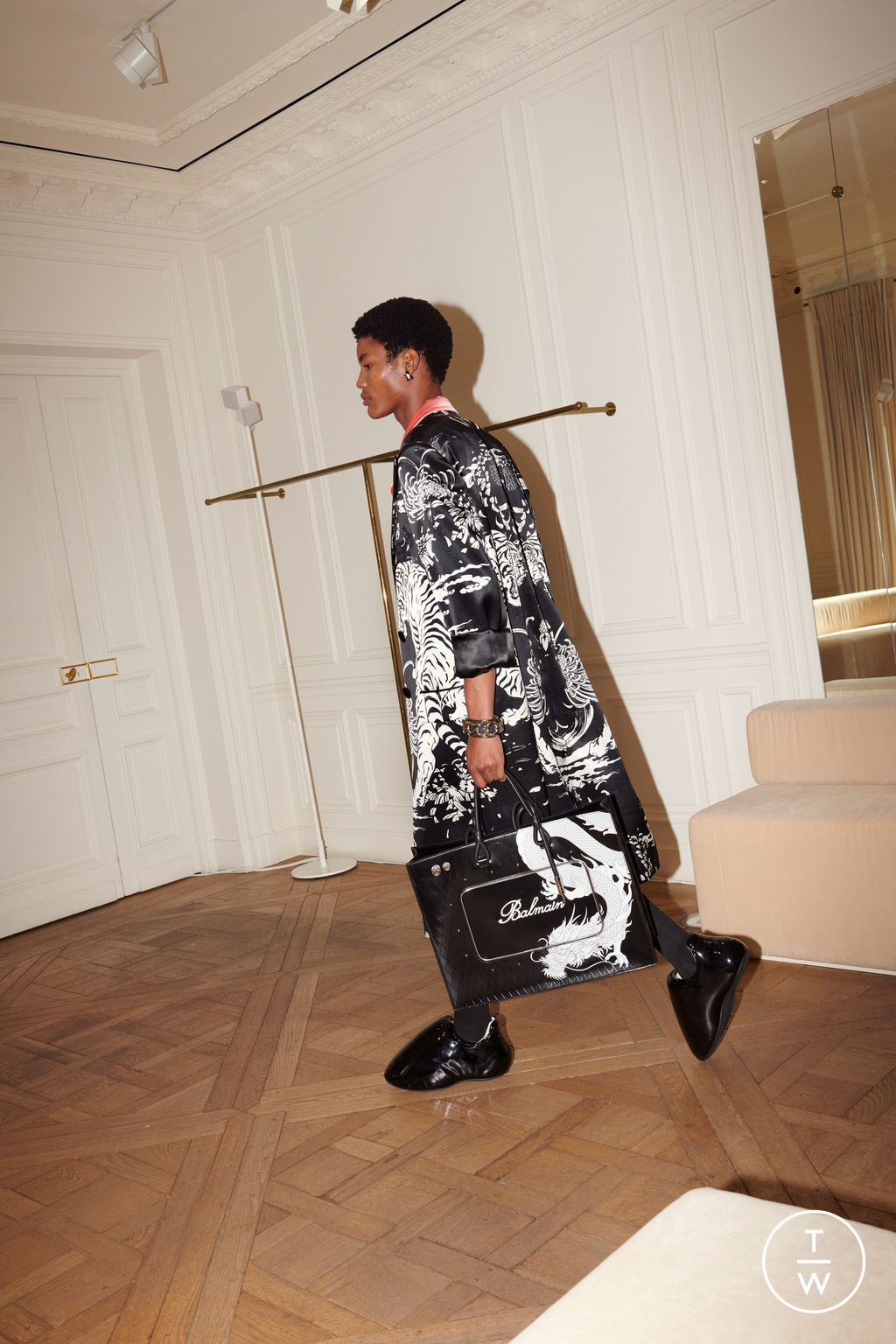 Fashion Week Paris Spring/Summer 2024 look 15 from the Balmain collection 男装