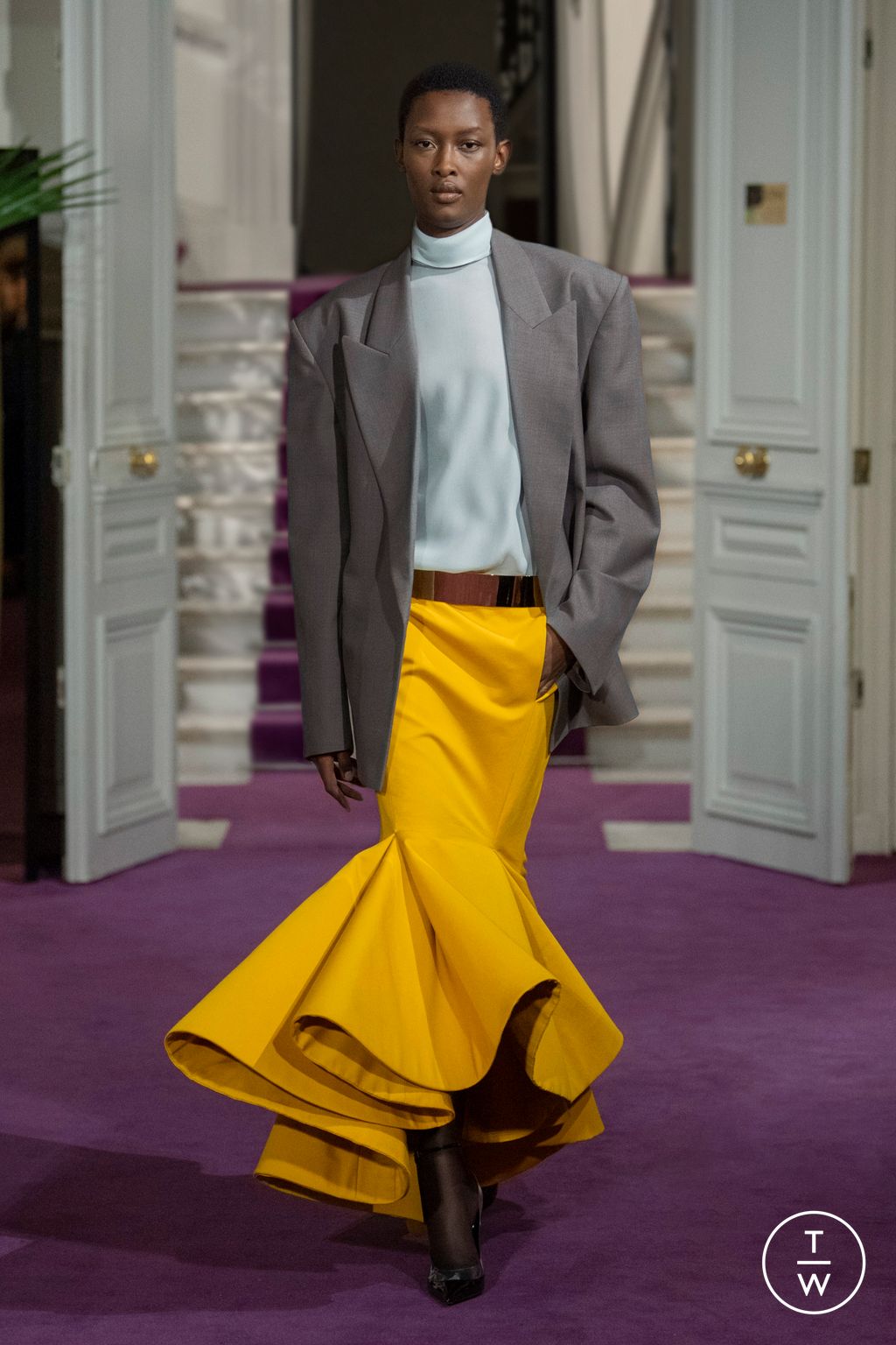 Fashion Week Paris Spring/Summer 2024 look 14 from the Valentino collection 高级定制