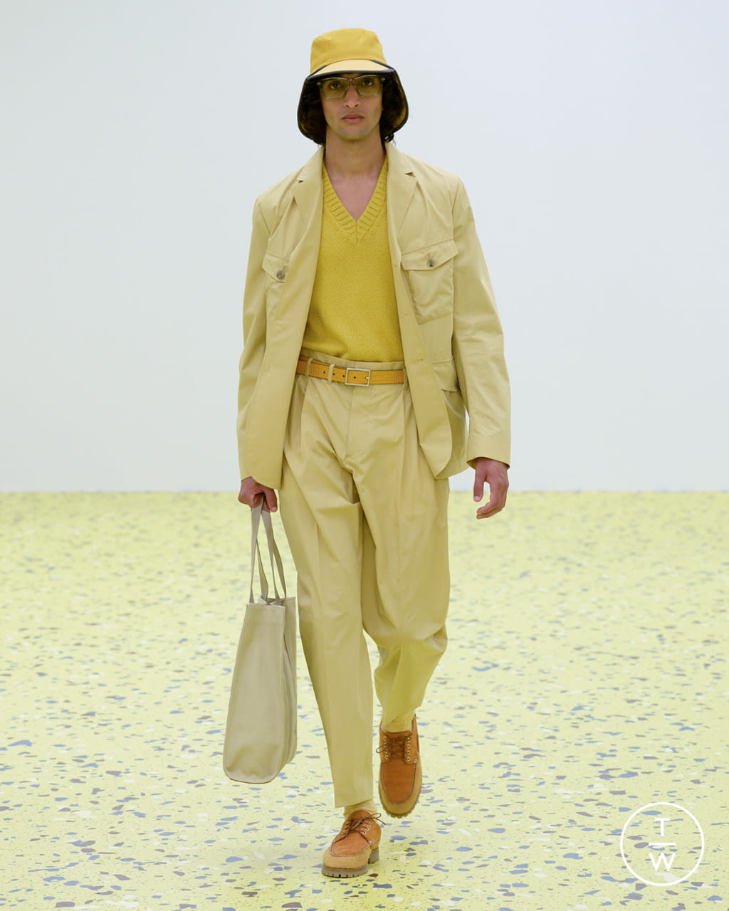 Fashion Week Paris Spring/Summer 2022 look 15 from the Paul Smith collection 男装