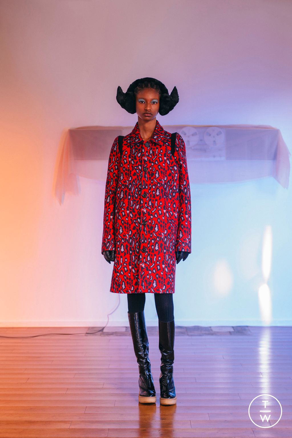 Fashion Week Paris Pre-Fall 2023 look 15 from the Undercover collection womenswear
