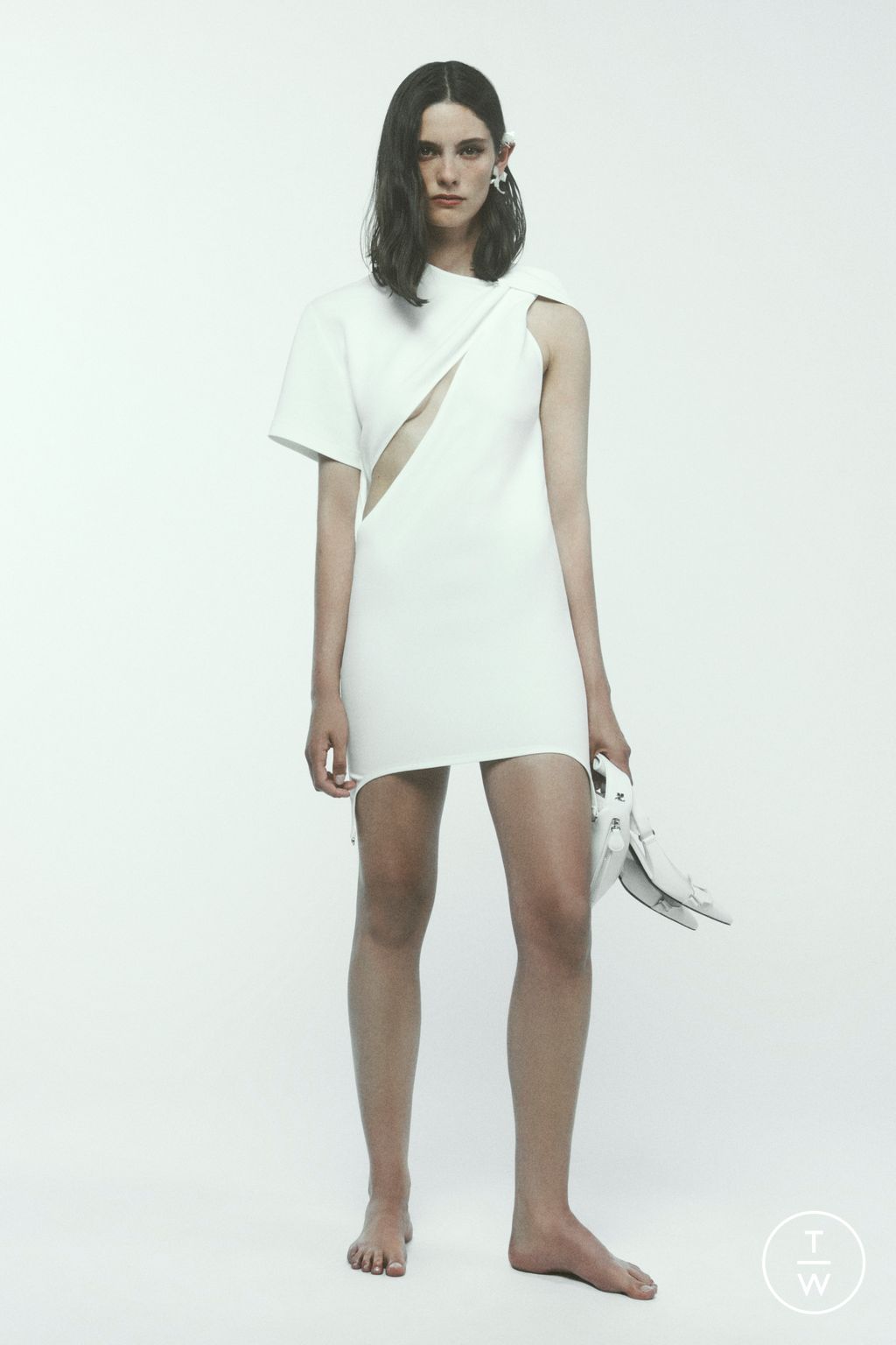 Fashion Week Paris Resort 2023 look 15 from the Courrèges collection womenswear