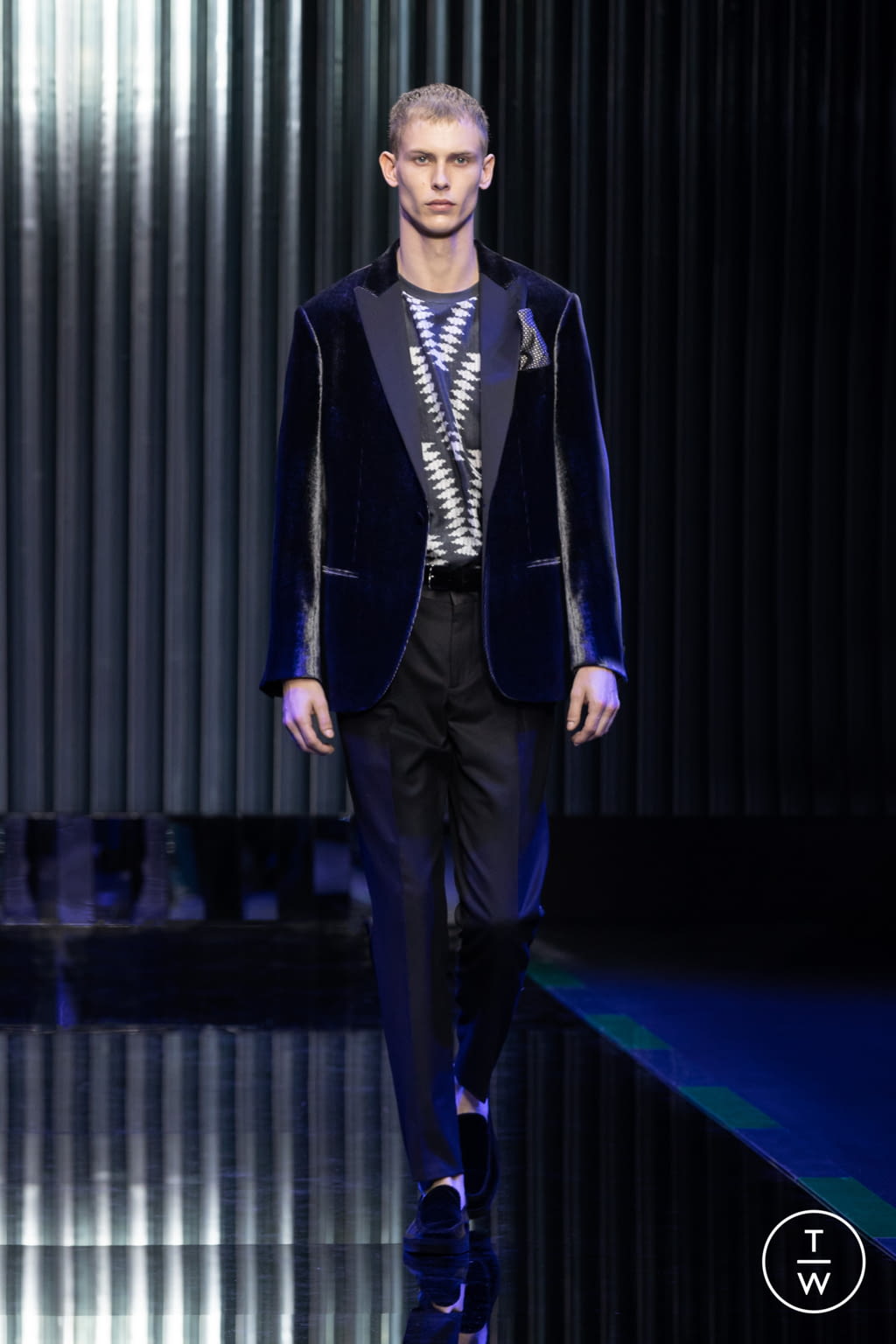 Fashion Week Milan Fall/Winter 2022 look 15 from the Giorgio Armani collection 女装