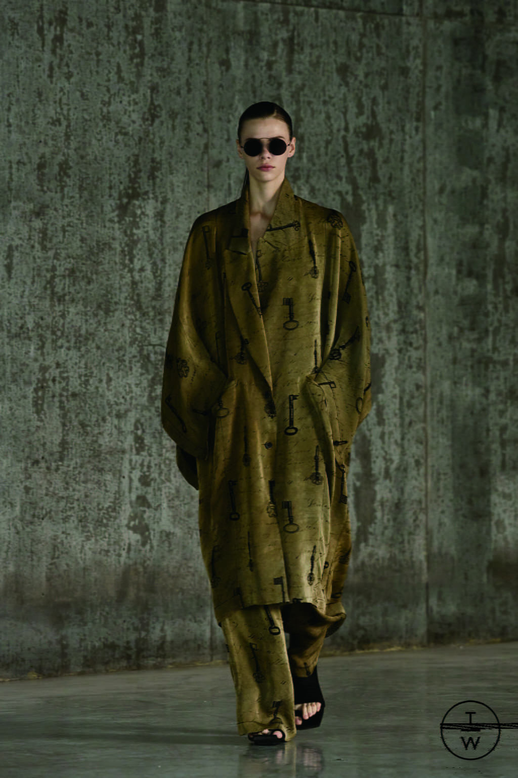 Fashion Week Paris Spring/Summer 2022 look 15 from the Uma Wang collection womenswear