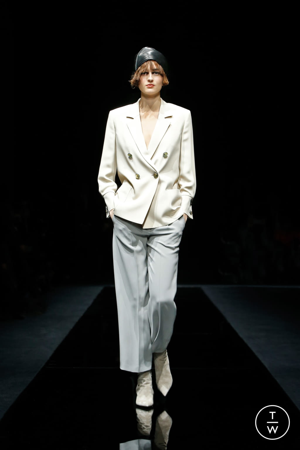 Fashion Week Milan Pre-Fall 2020 look 15 from the Giorgio Armani collection womenswear