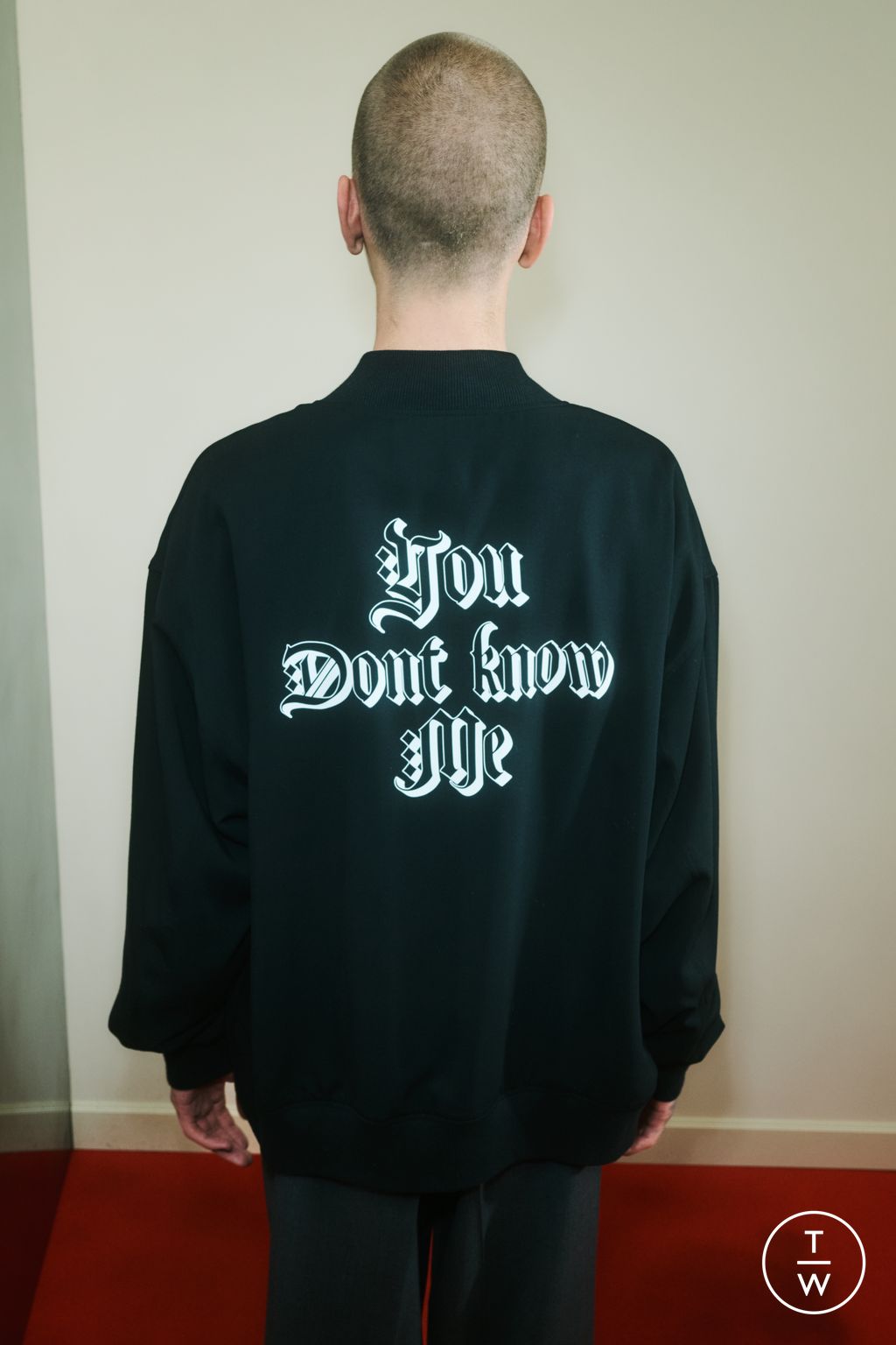 Fashion Week Paris Pre-Fall 2025 look 18 de la collection Undercover menswear