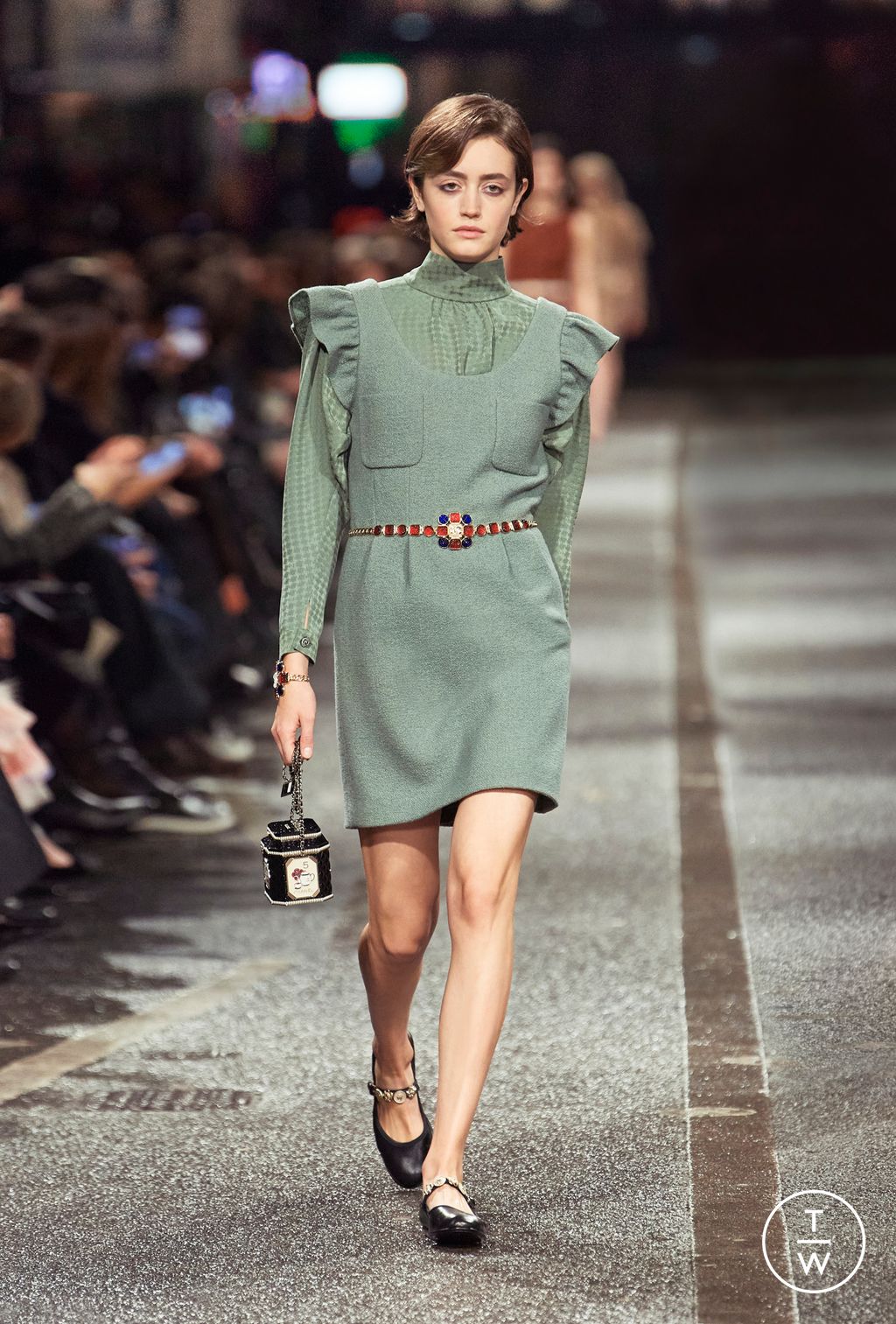 Fashion Week Paris Pre-Fall 2024 look 15 de la collection Chanel womenswear