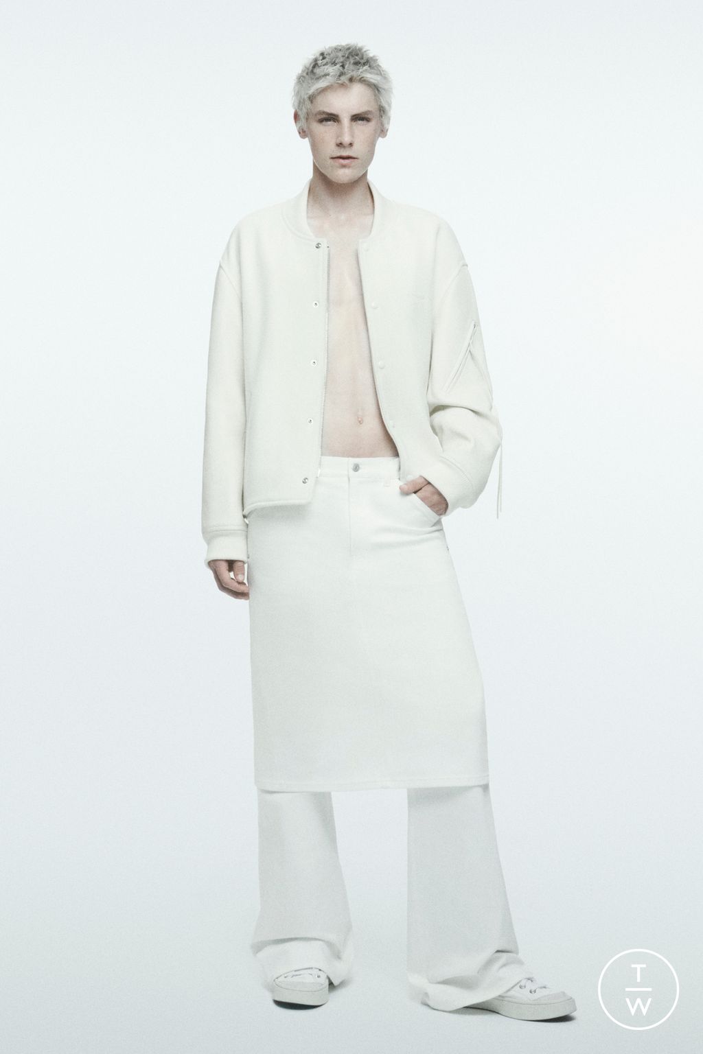 Fashion Week Paris Spring/Summer 2024 look 15 from the Courrèges collection menswear