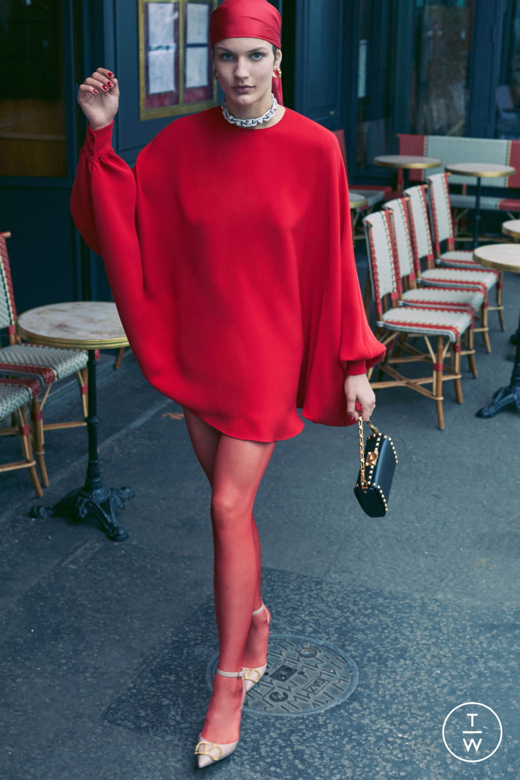 Fashion Week Paris Resort 2022 look 31 de la collection Valentino womenswear